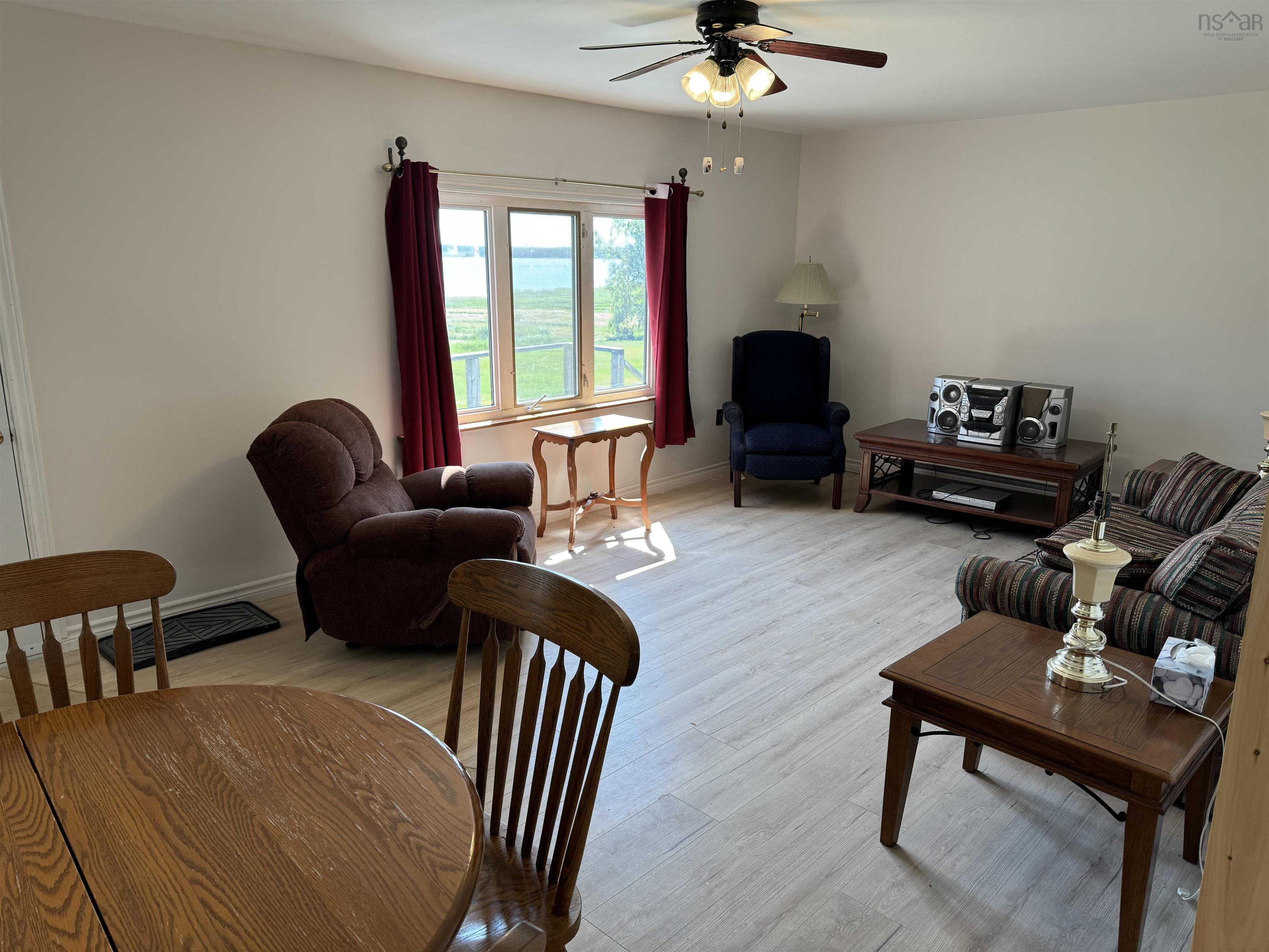 $239,900.00: 16 Woodside Drive, Waterside