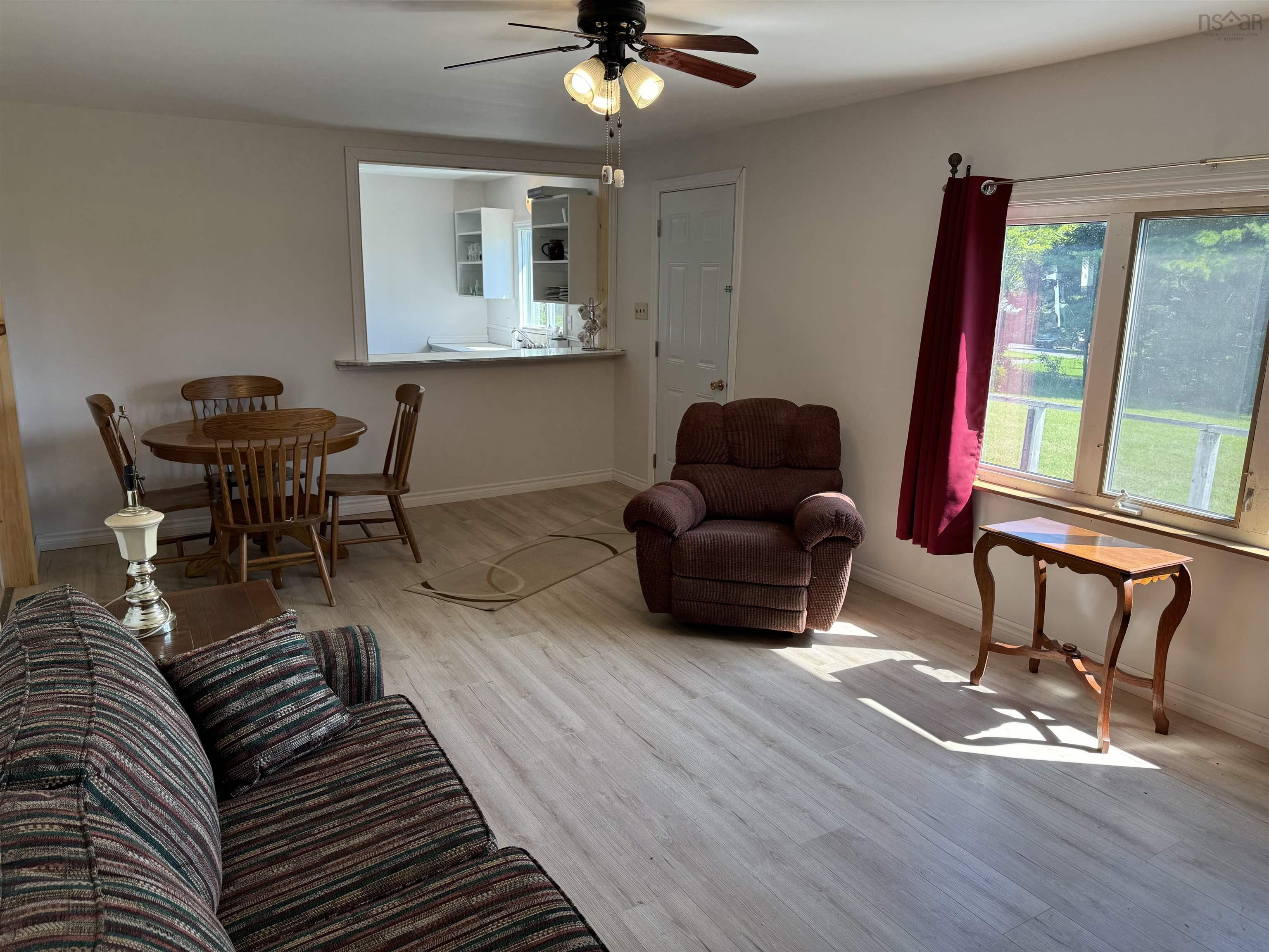 $239,900.00: 16 Woodside Drive, Waterside