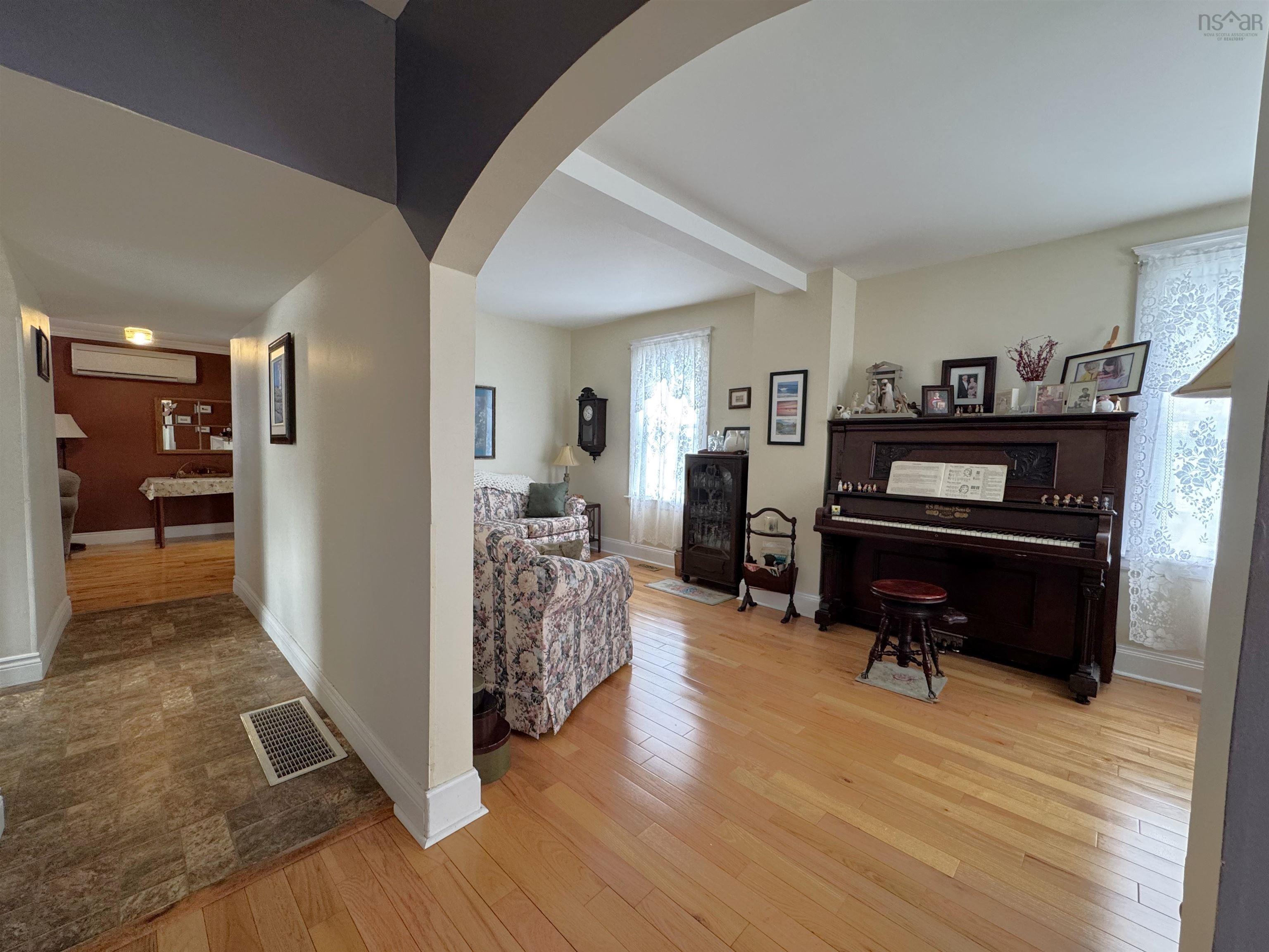 $399,000.00: 445 Willow Avenue, New Glasgow