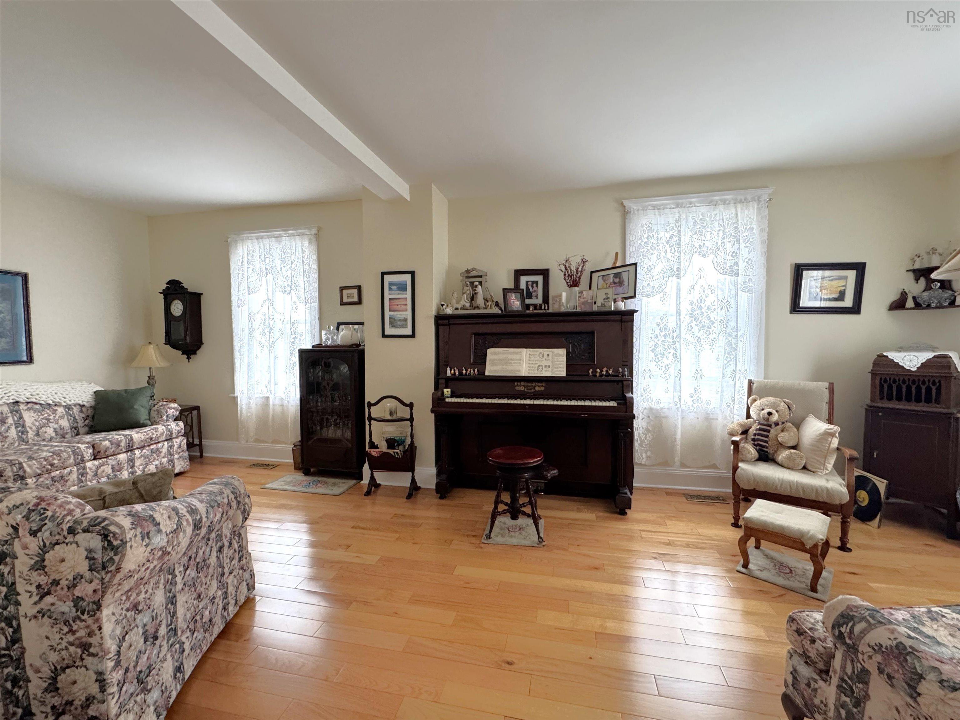 $399,000.00: 445 Willow Avenue, New Glasgow