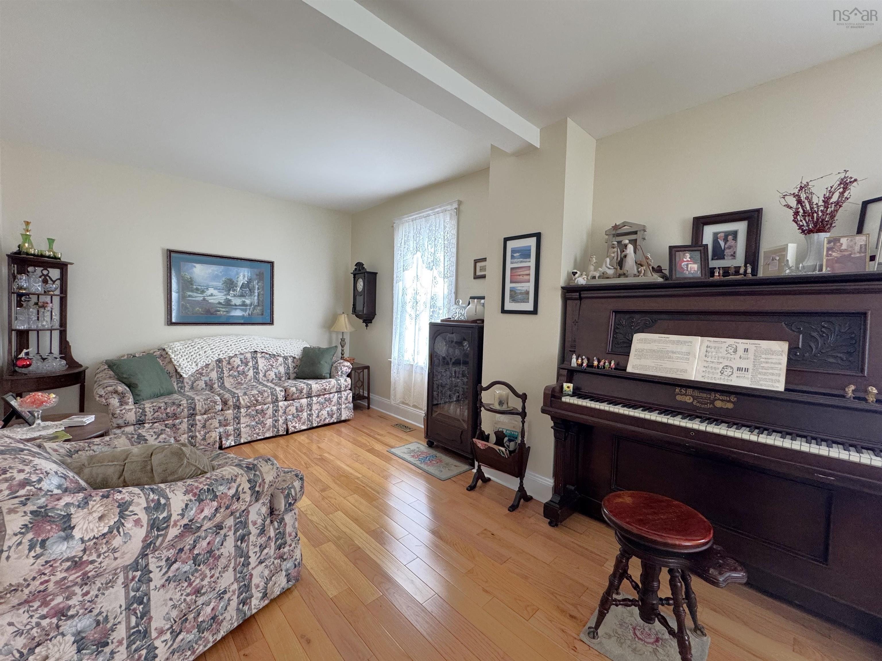 $399,000.00: 445 Willow Avenue, New Glasgow
