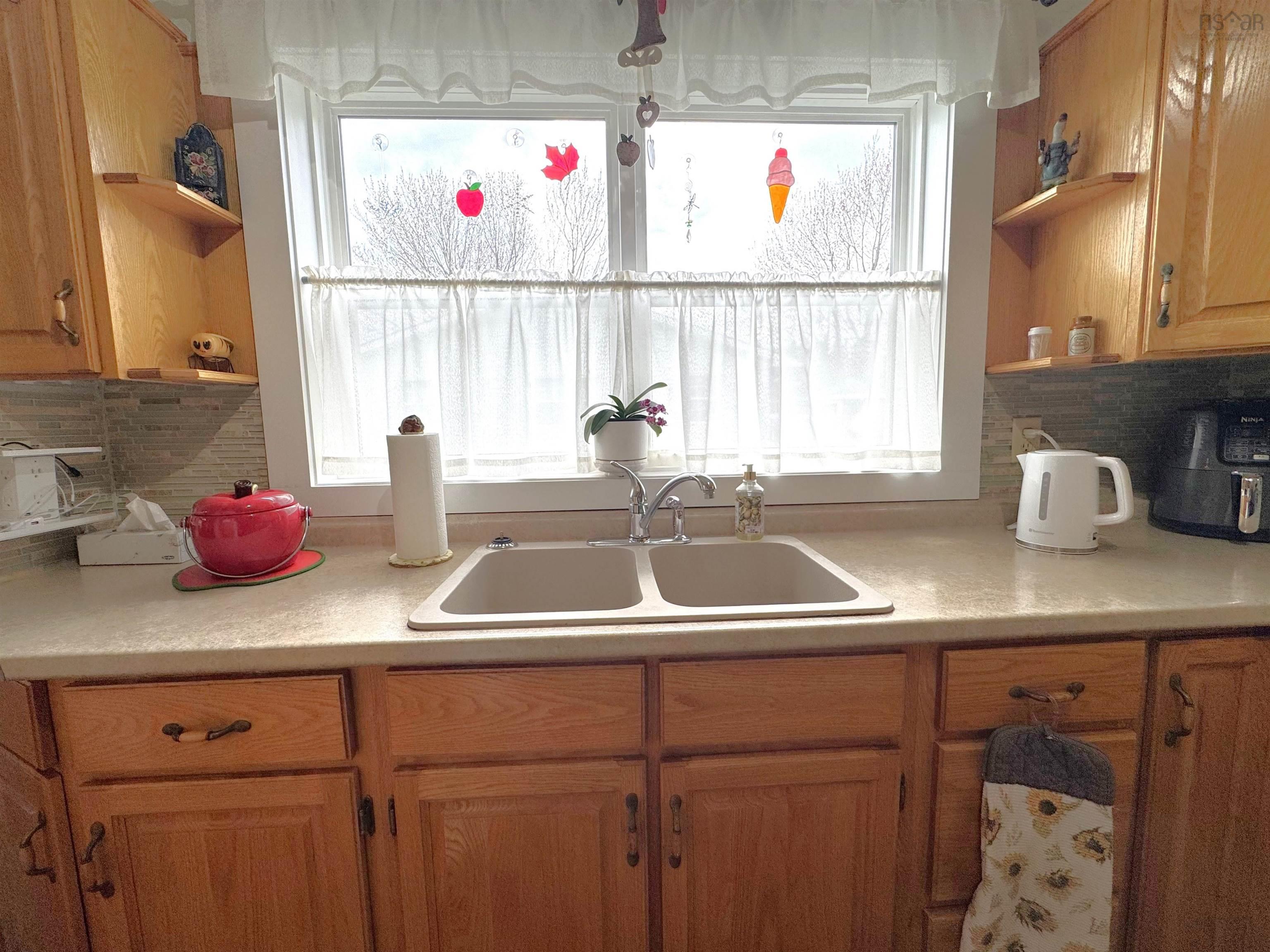 $399,000.00: 445 Willow Avenue, New Glasgow