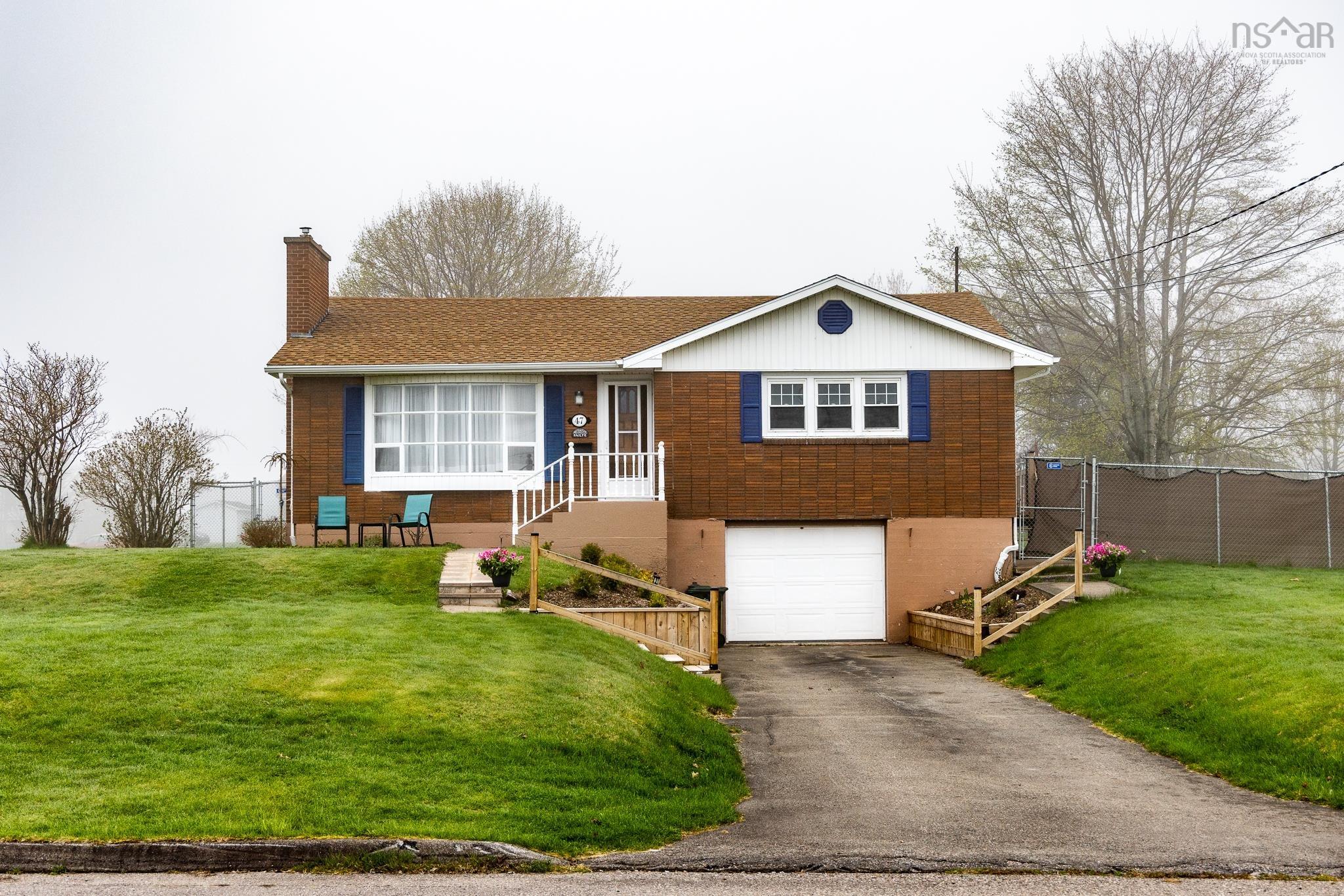 $369,000.00: 47 Hebrides Drive, Westmount