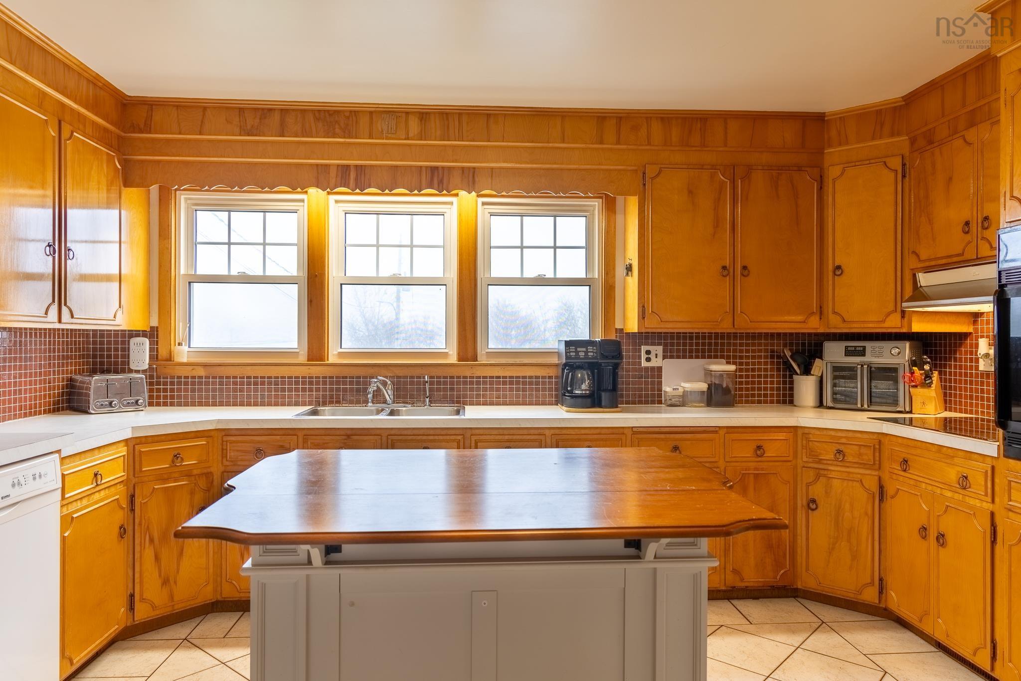 $369,000.00: 47 Hebrides Drive, Westmount