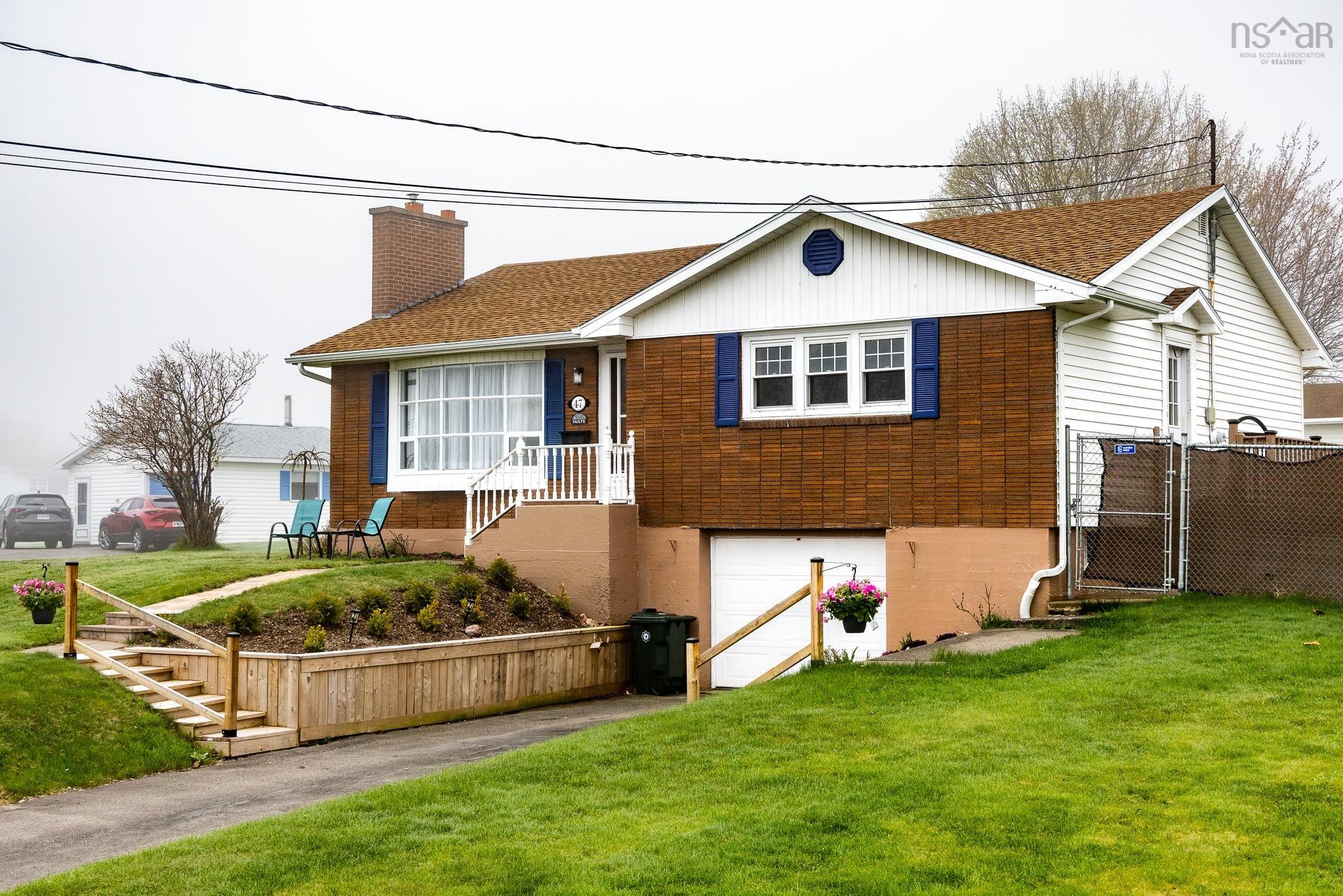$369,000.00: 47 Hebrides Drive, Westmount