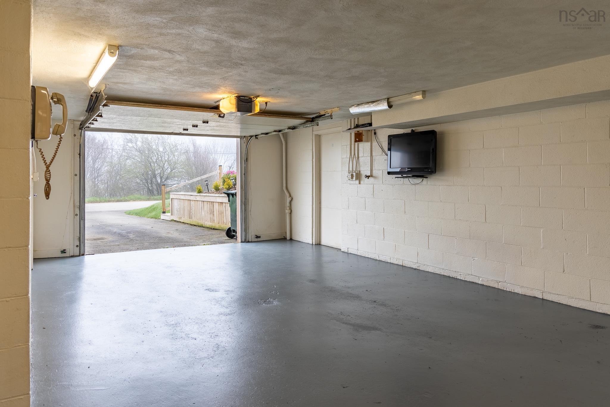 $369,000.00: 47 Hebrides Drive, Westmount