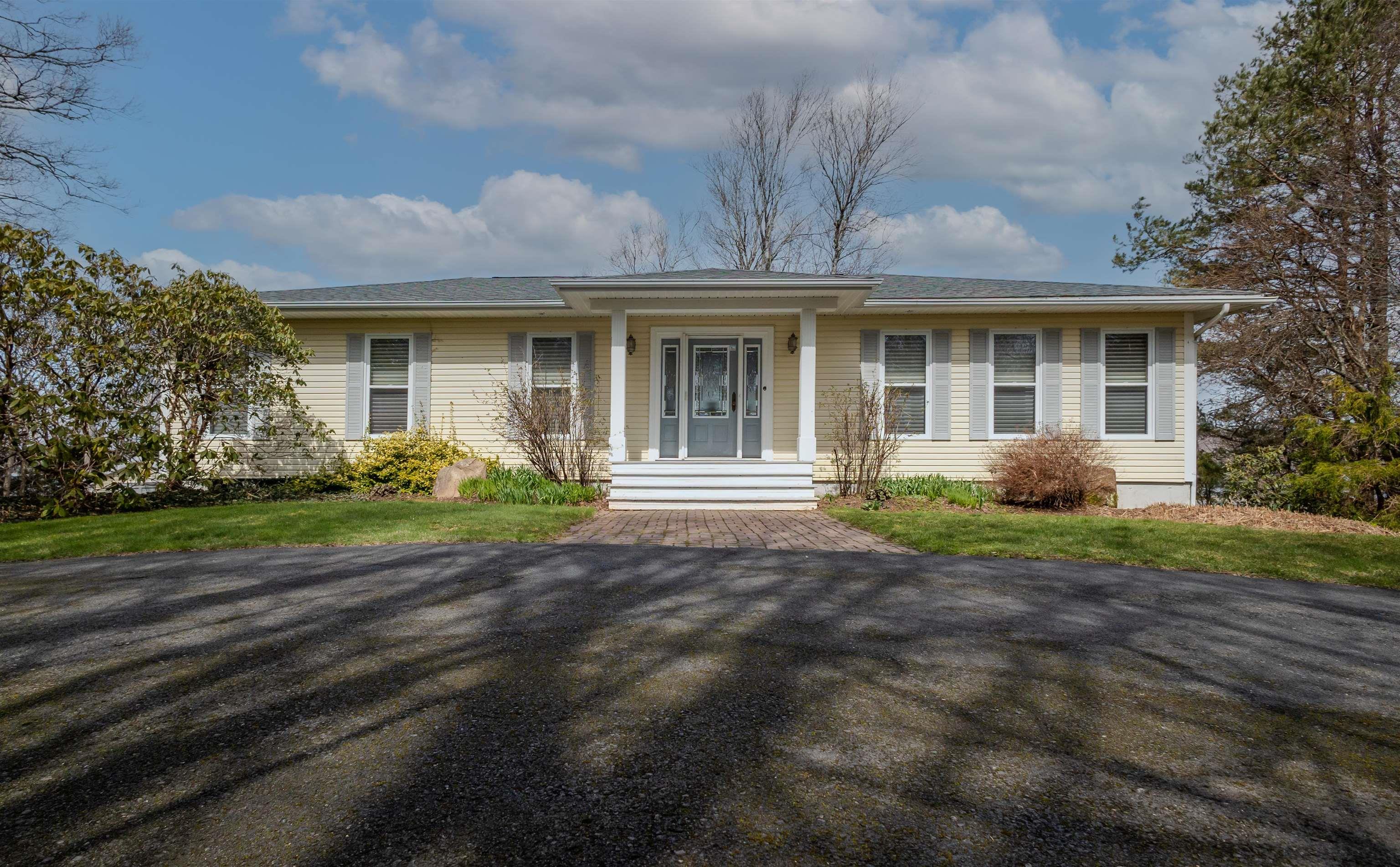 $885,000.00: 86 Tweednooge Place, East Bay