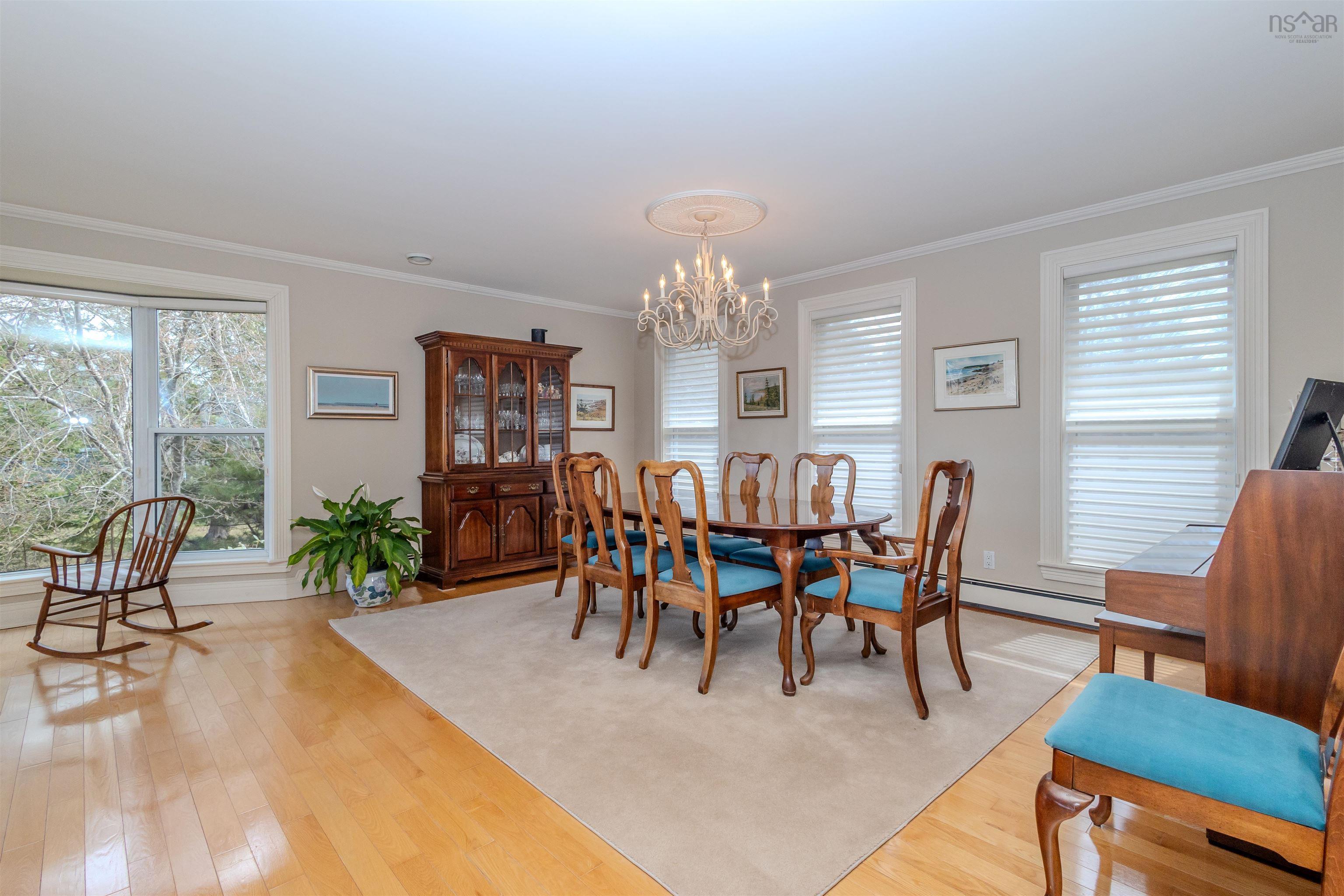 $885,000.00: 86 Tweednooge Place, East Bay