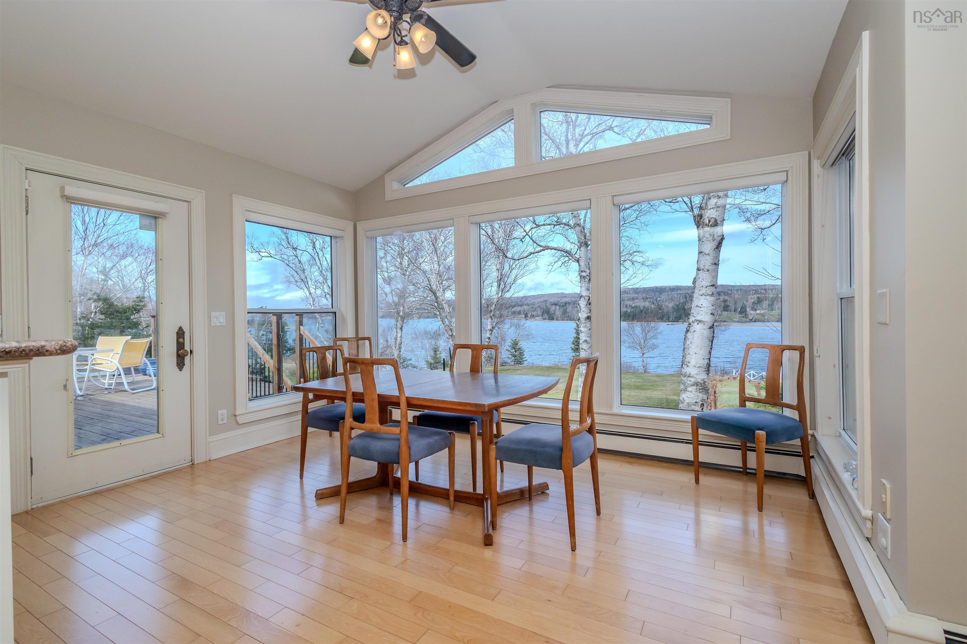 $885,000.00: 86 Tweednooge Place, East Bay