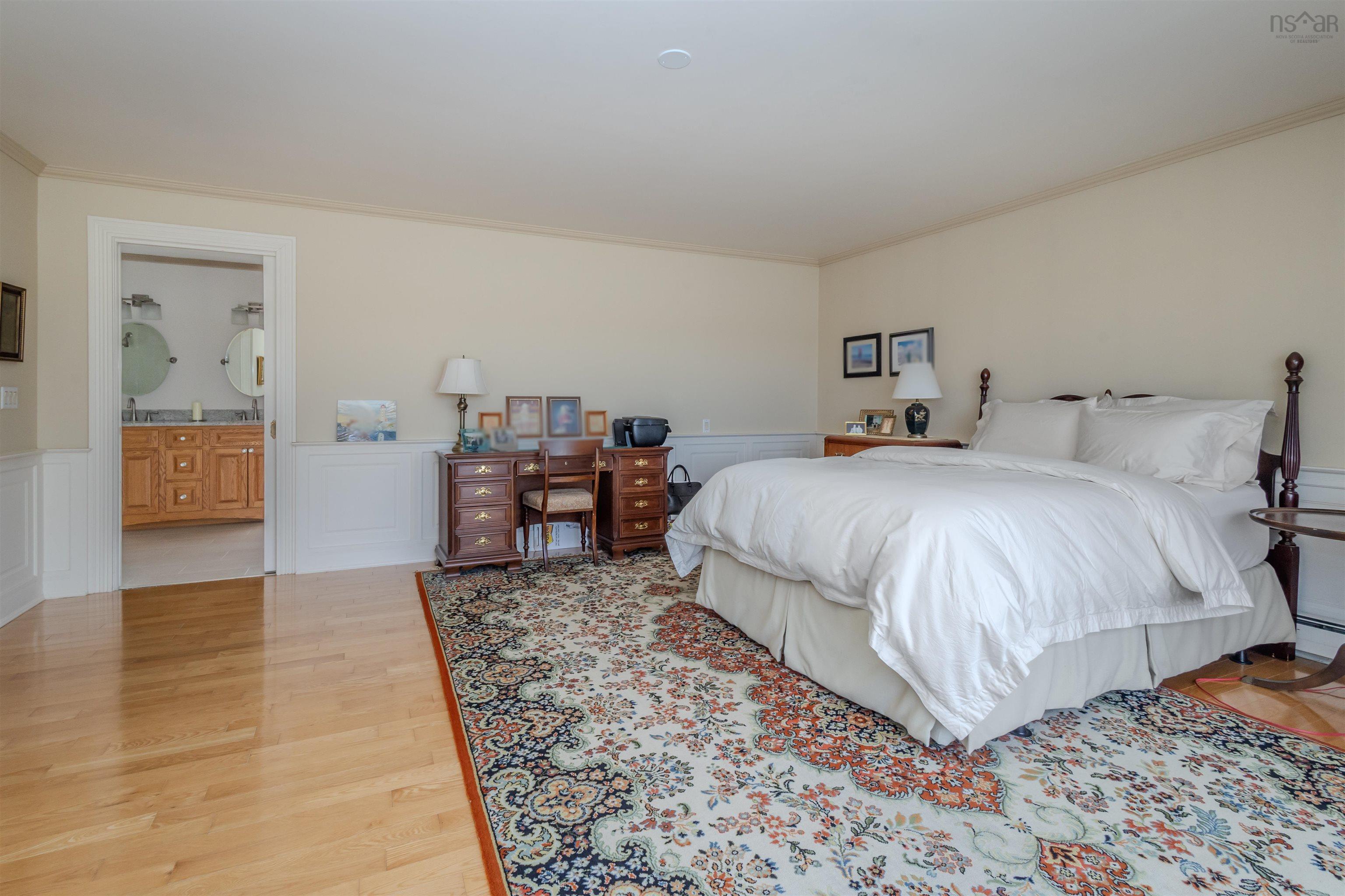 $885,000.00: 86 Tweednooge Place, East Bay