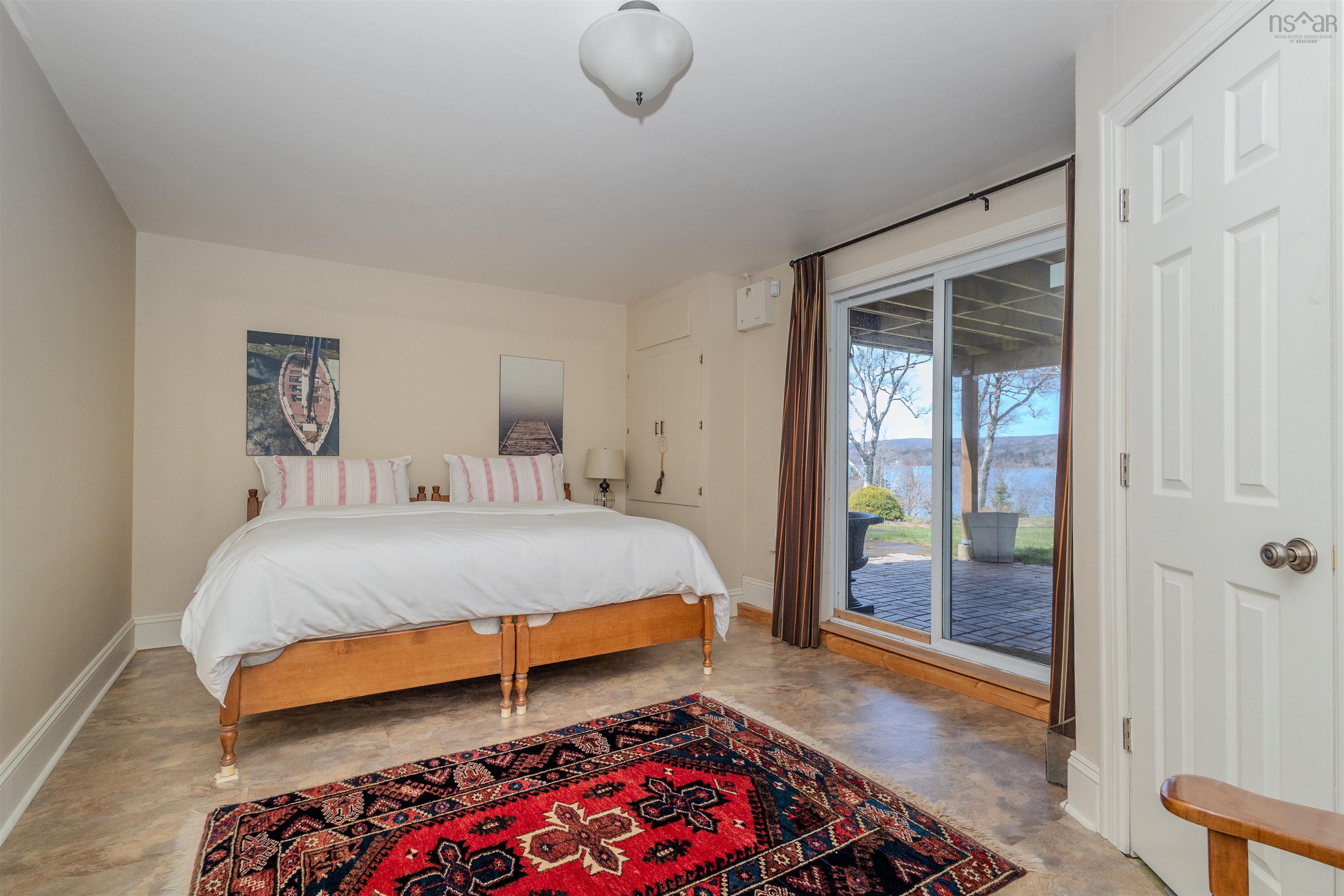 $885,000.00: 86 Tweednooge Place, East Bay