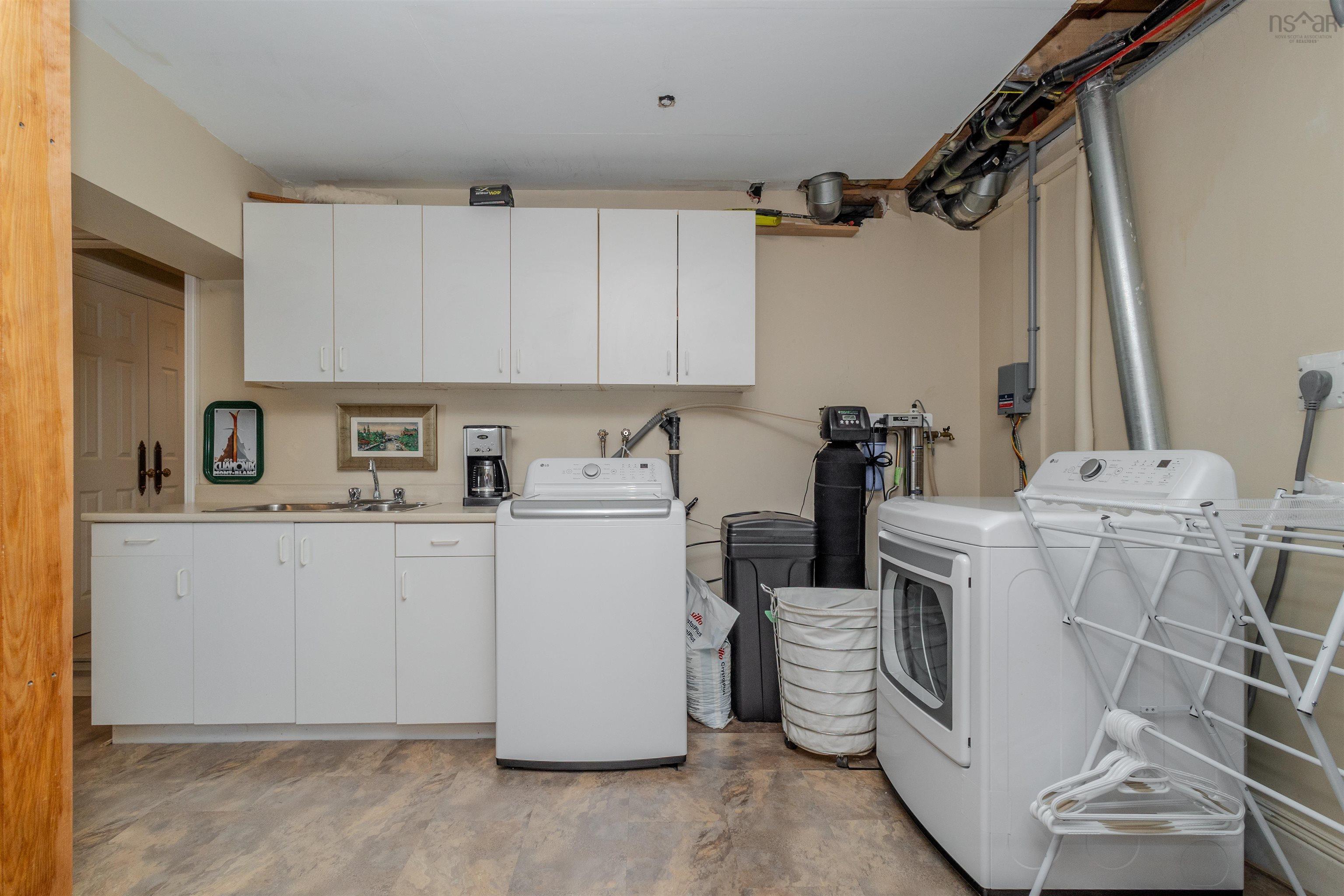 $885,000.00: 86 Tweednooge Place, East Bay