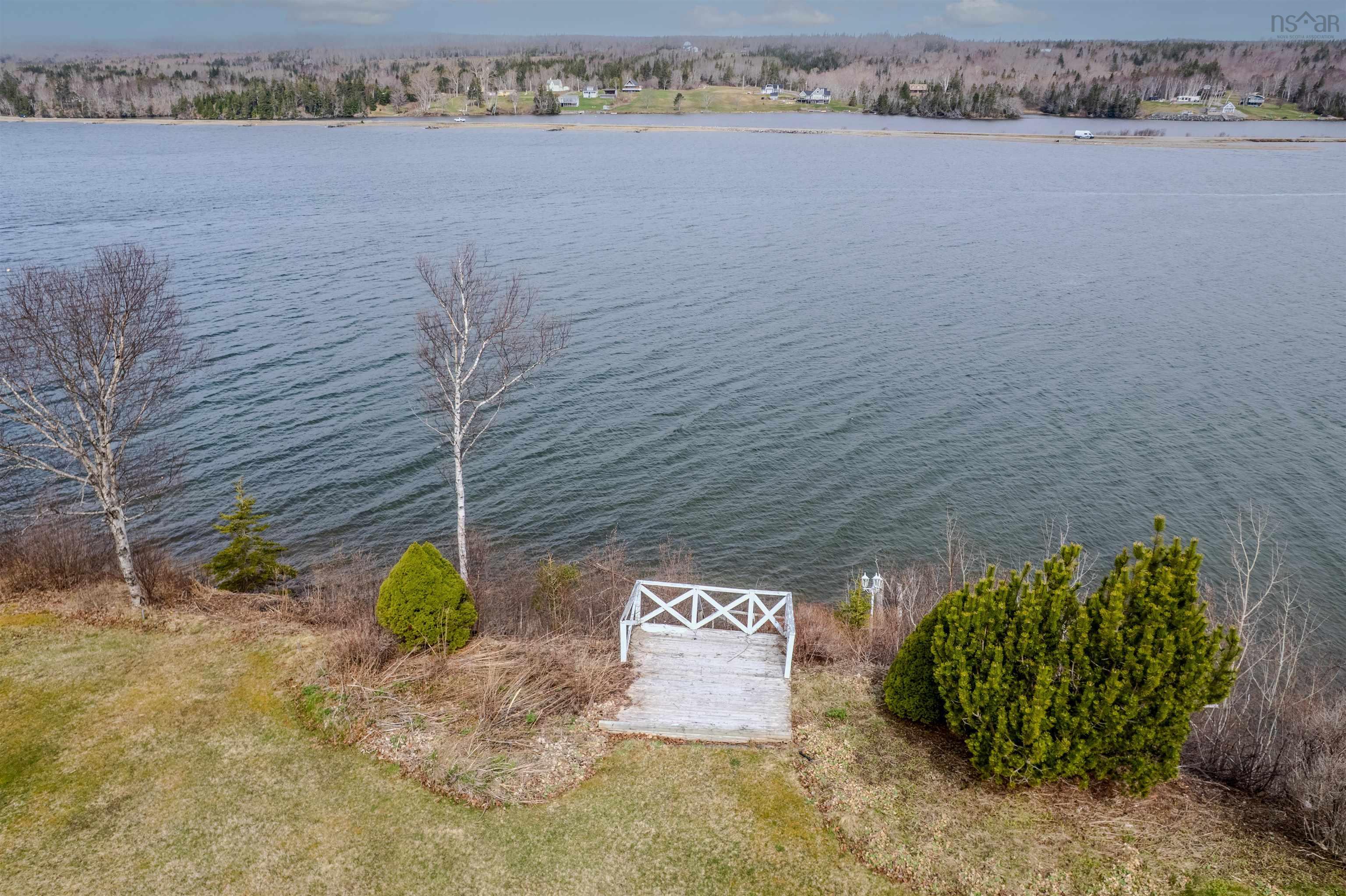 $885,000.00: 86 Tweednooge Place, East Bay