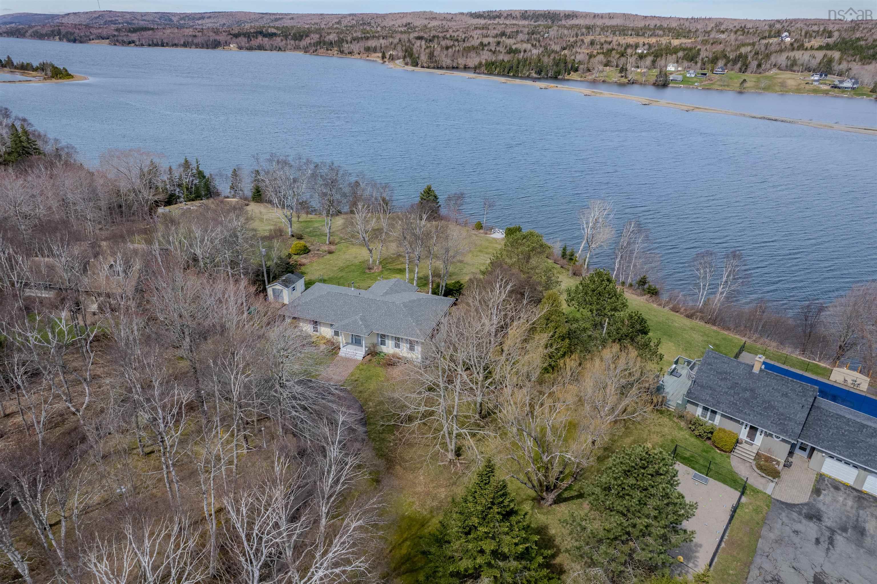 $885,000.00: 86 Tweednooge Place, East Bay