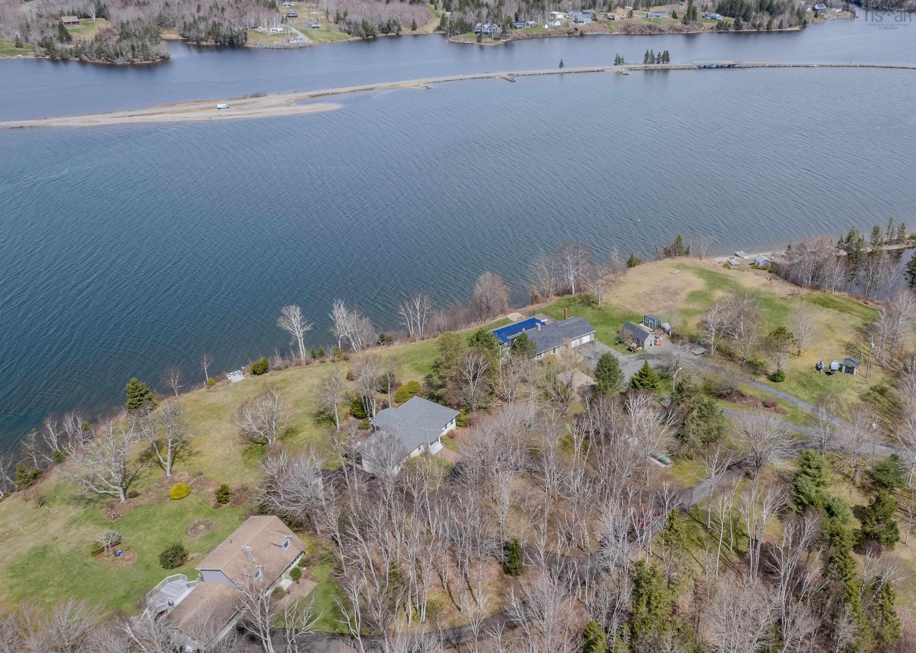 $885,000.00: 86 Tweednooge Place, East Bay