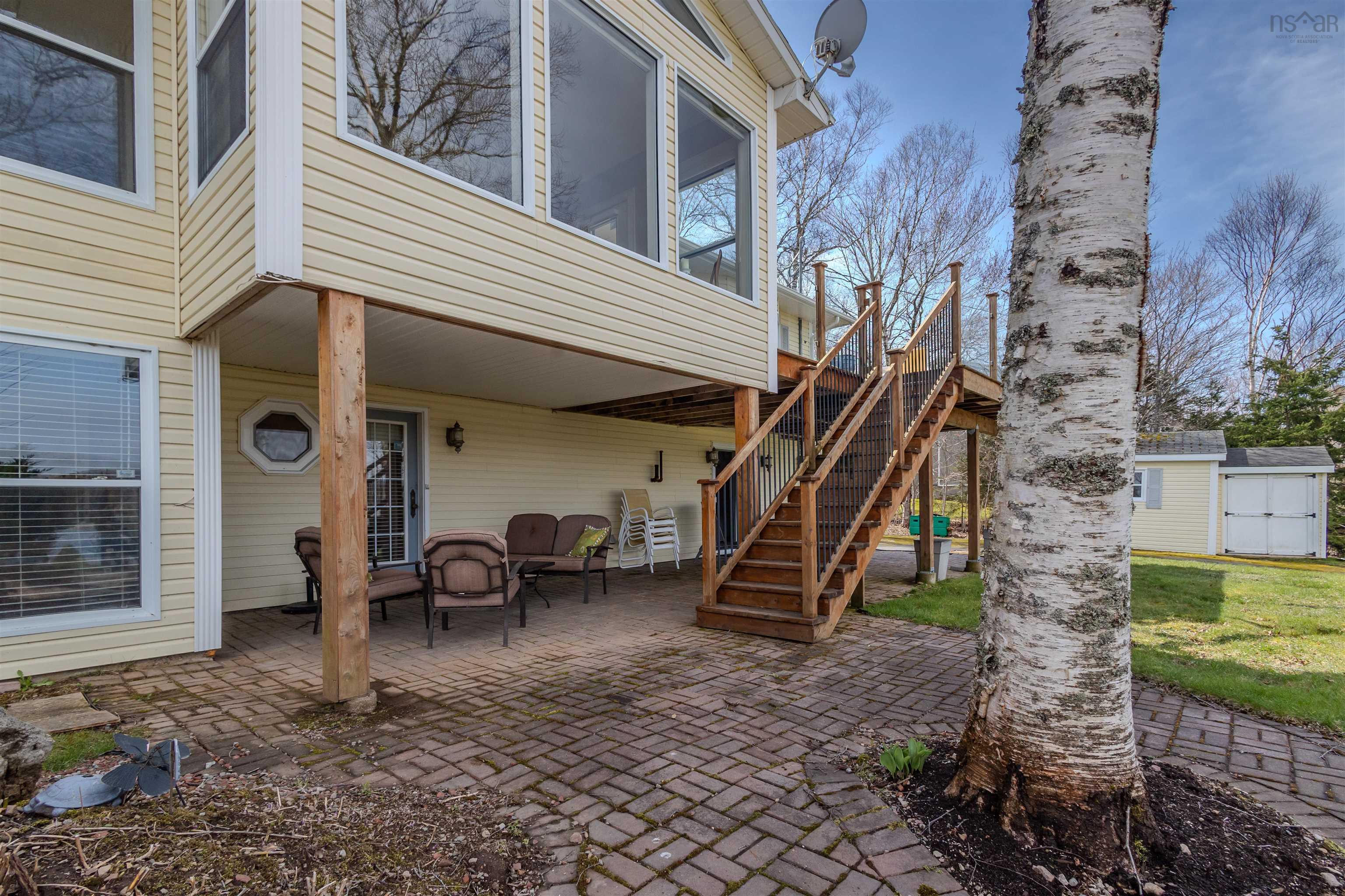 $885,000.00: 86 Tweednooge Place, East Bay