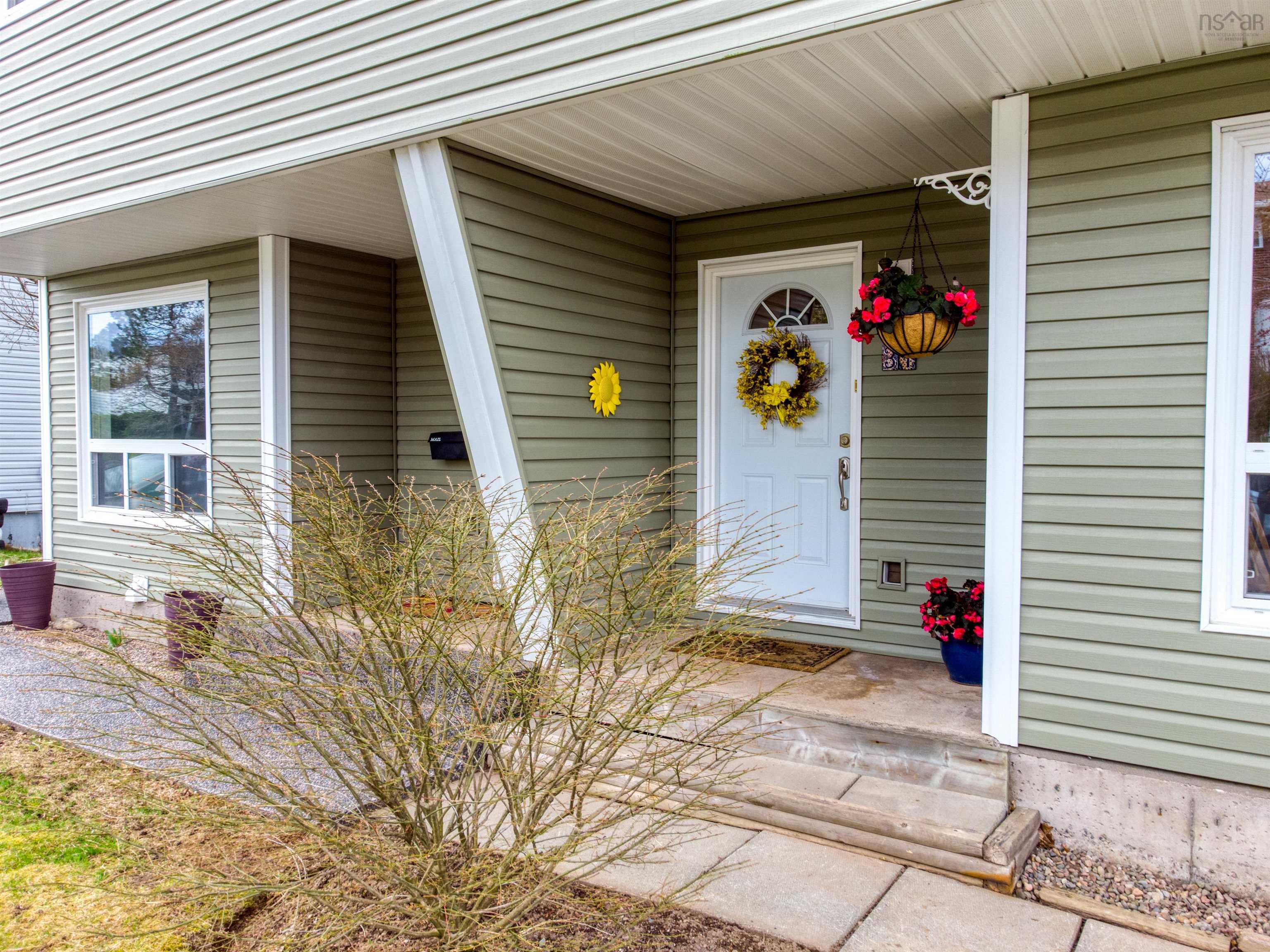 $499,900.00: 31 Regal Road, Dartmouth