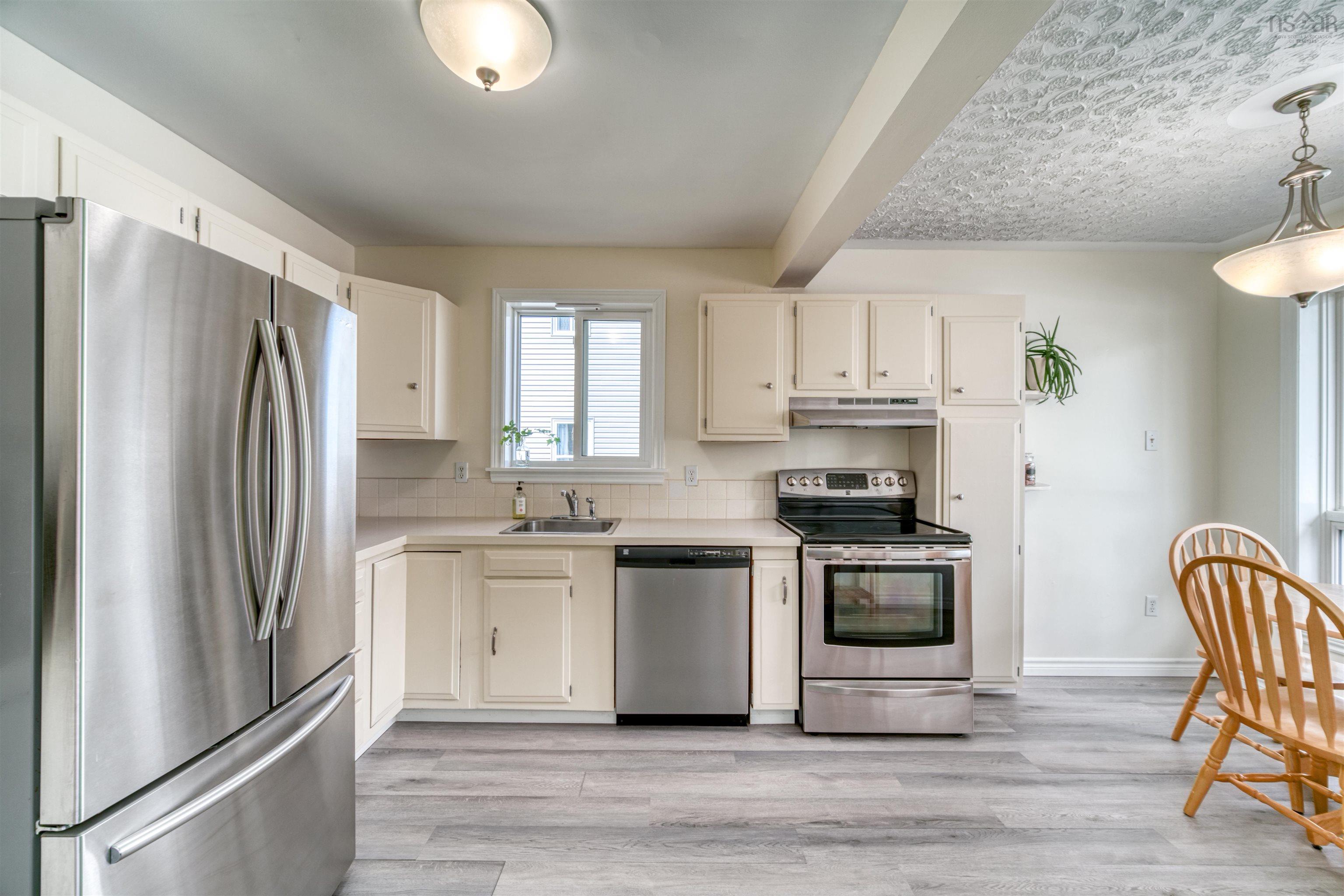$499,900.00: 31 Regal Road, Dartmouth