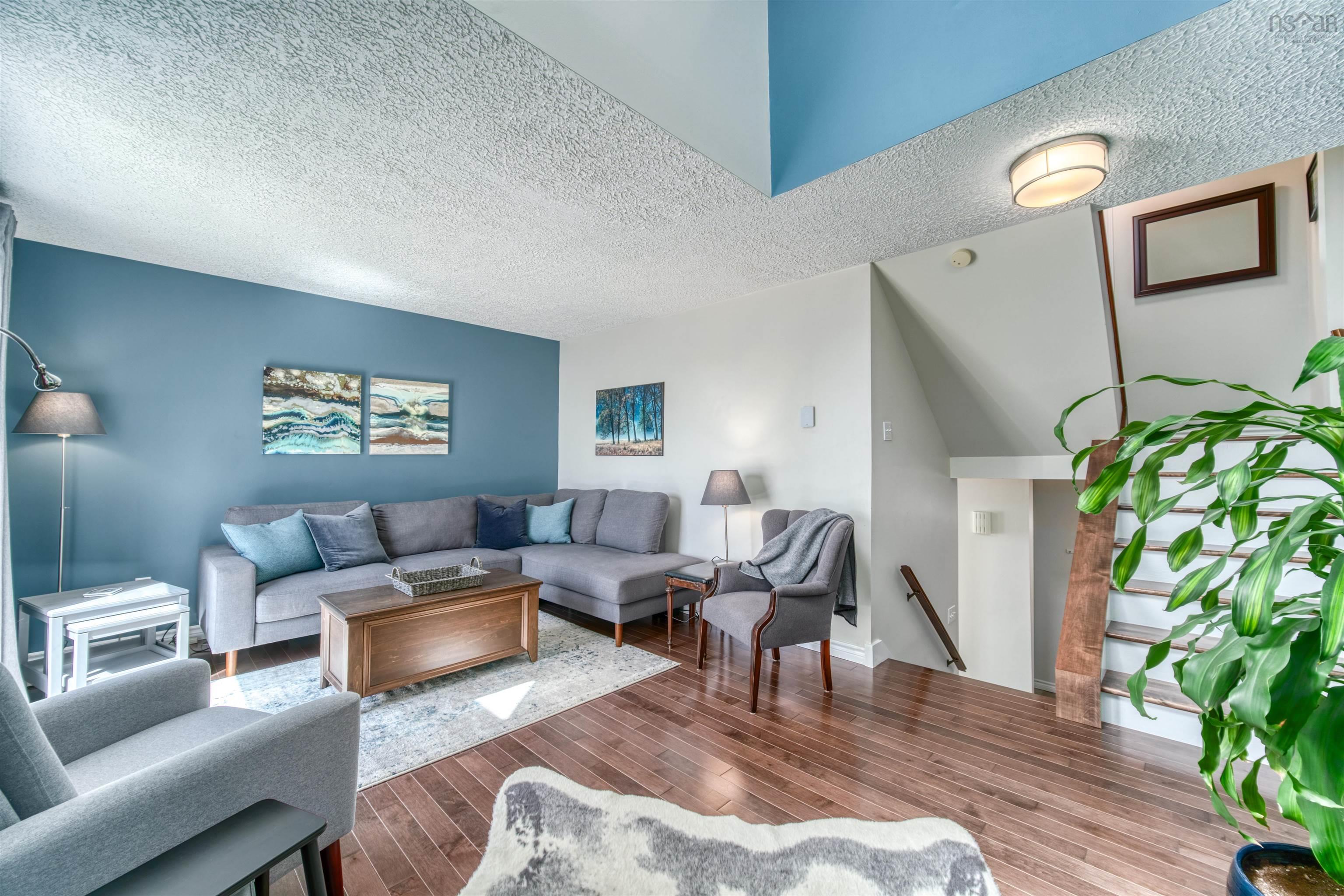 $499,900.00: 31 Regal Road, Dartmouth