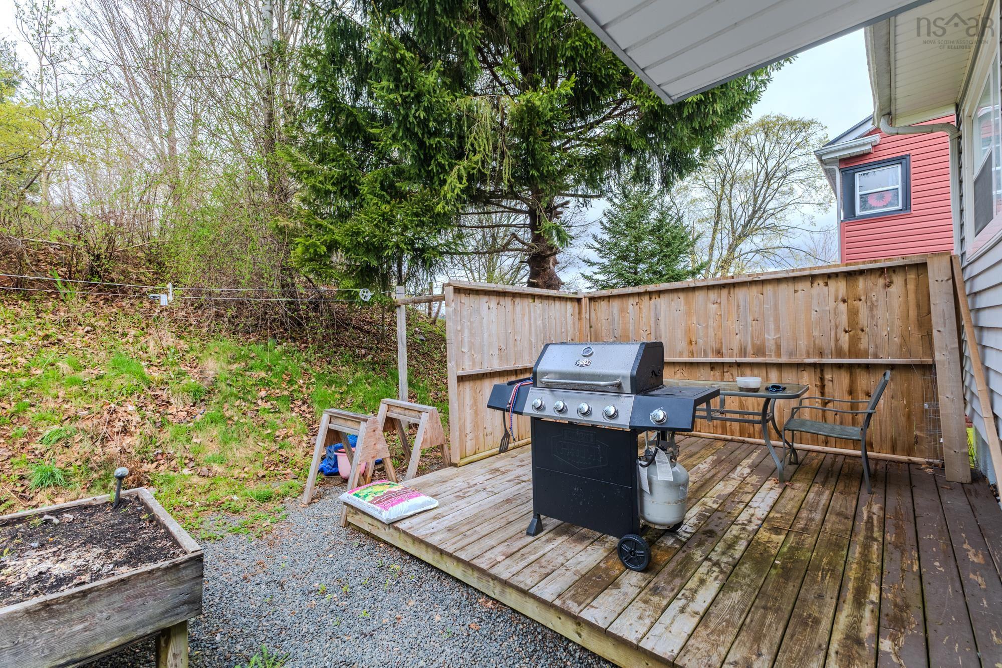 $275,000.00: 16 Martha Avenue, Truro