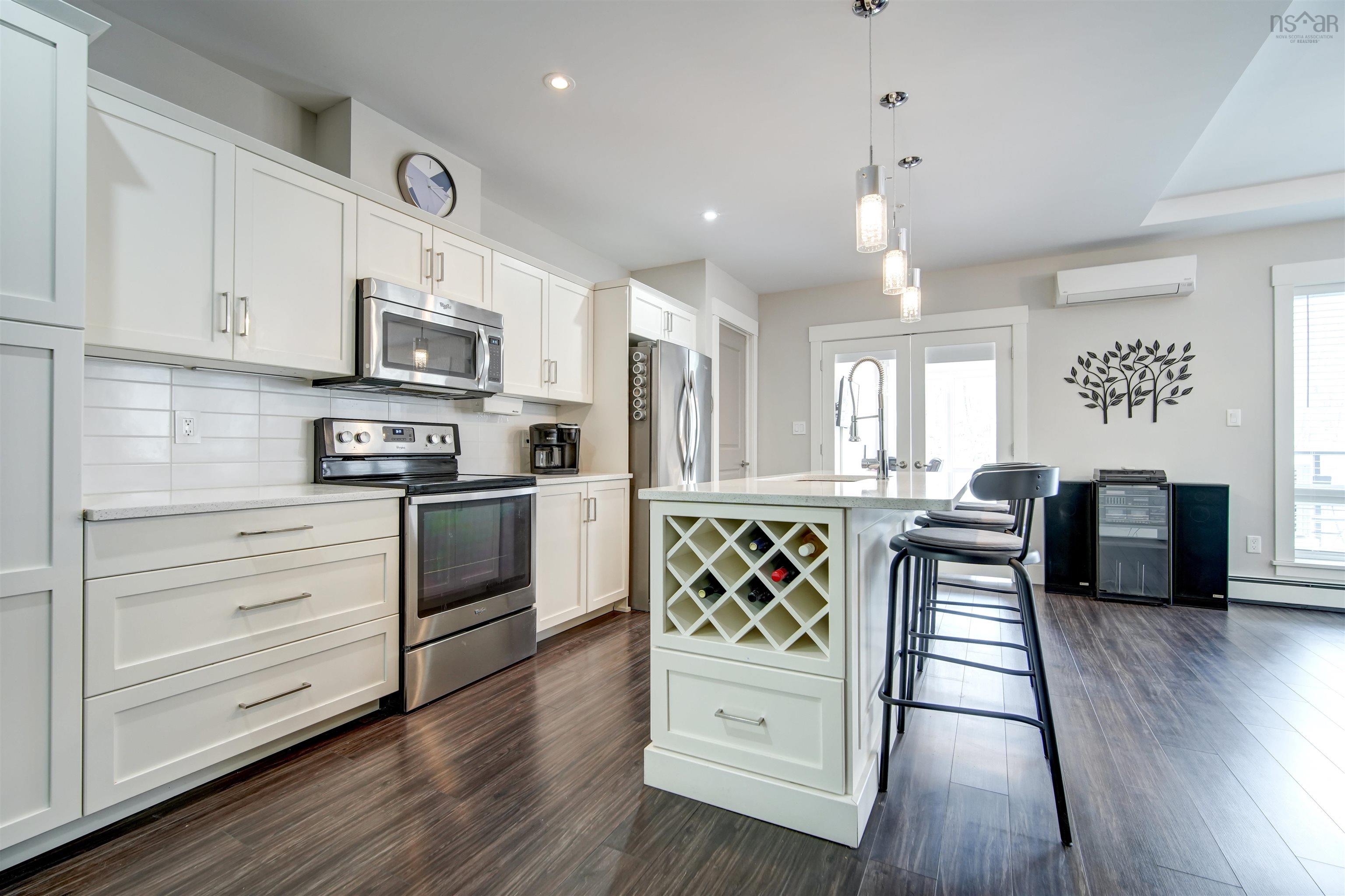 $582,900.00: 211 267 Gary Martin Drive, Bedford
