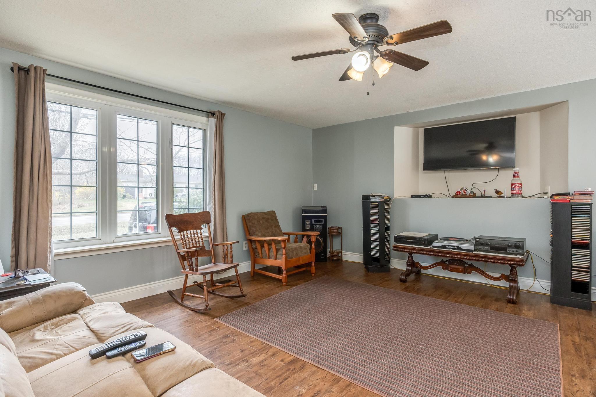 $300,000.00: 1428 Bridge Street, Kingston