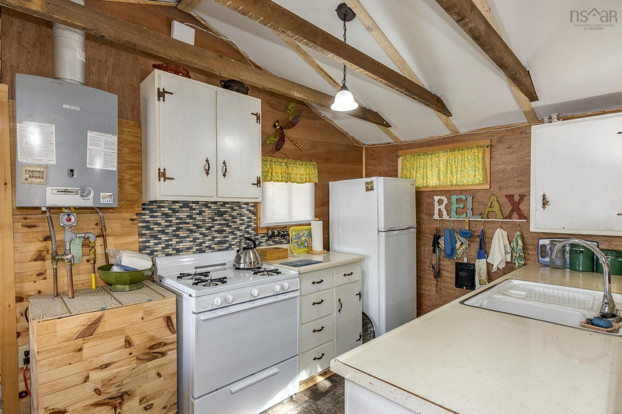 $150,000.00: 4898 Victory Road, Victory