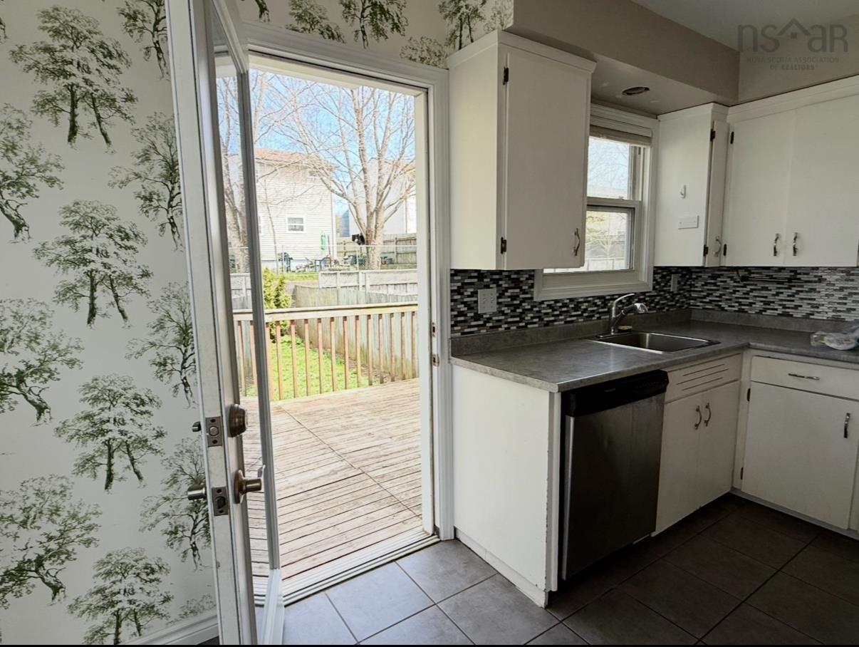 $425,000.00: 486 Spring Avenue, Dartmouth