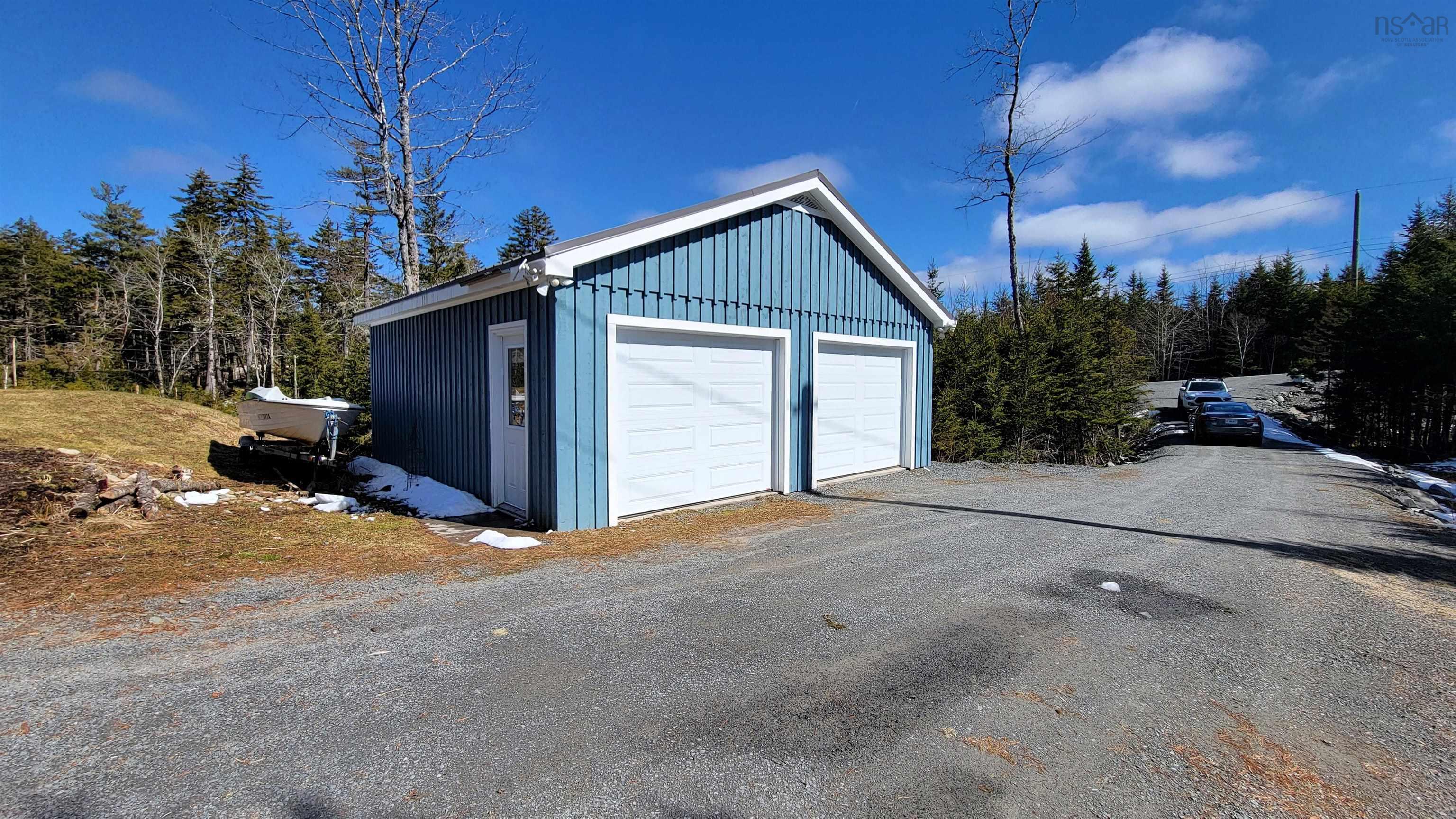 $724,900.00: 35 165 Meek Arm Trail, East Uniacke