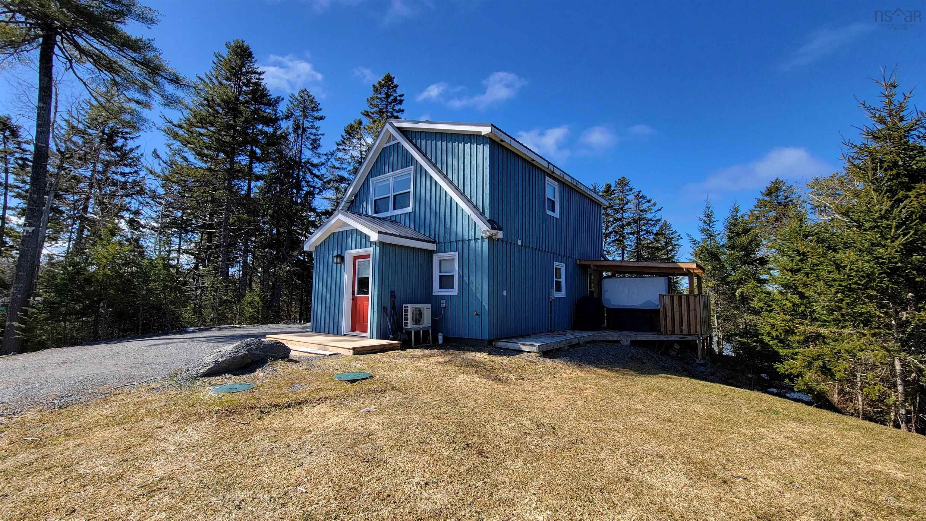 $724,900.00: 35 165 Meek Arm Trail, East Uniacke