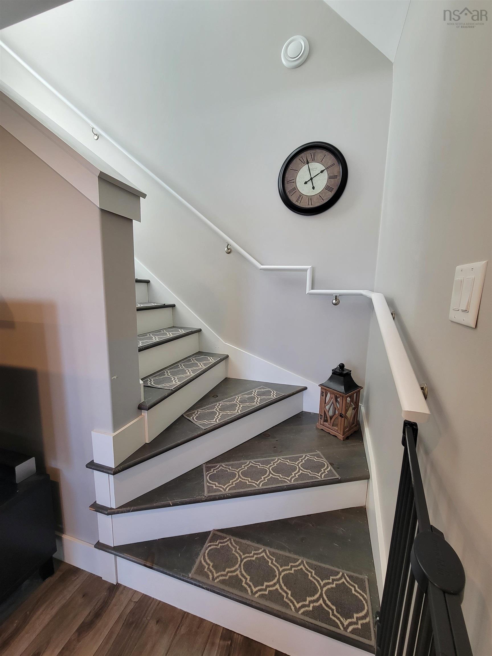 $724,900.00: 35 165 Meek Arm Trail, East Uniacke
