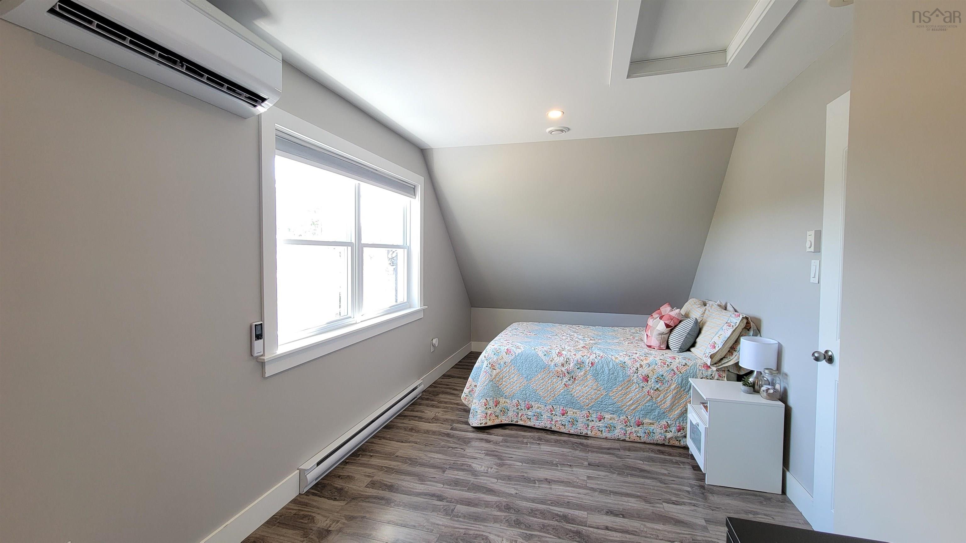 $724,900.00: 35 165 Meek Arm Trail, East Uniacke