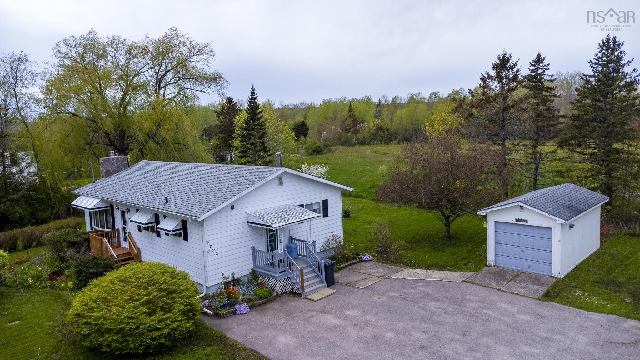 $379,000.00: 683 Main Street, Lawrencetown