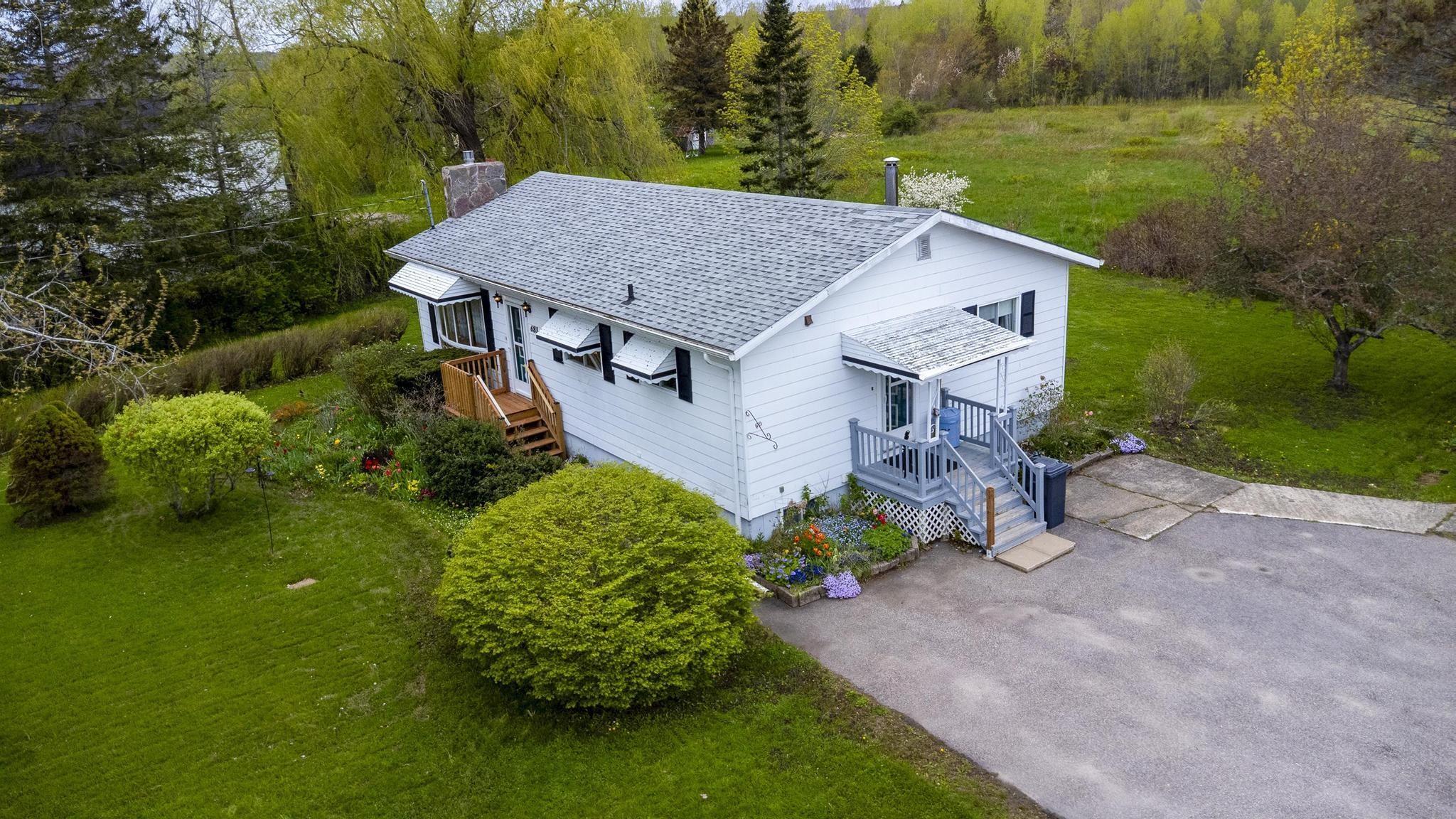 $379,000.00: 683 Main Street, Lawrencetown