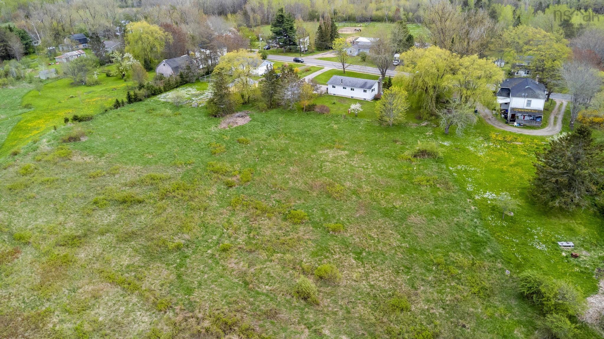 $379,000.00: 683 Main Street, Lawrencetown