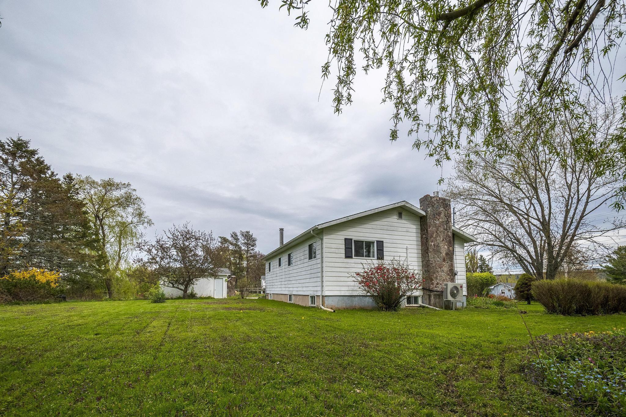 $379,000.00: 683 Main Street, Lawrencetown