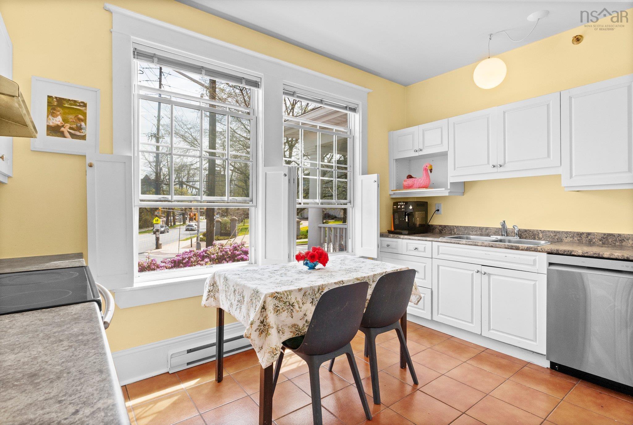 $799,900.00: 5785 Inglis Street, Halifax