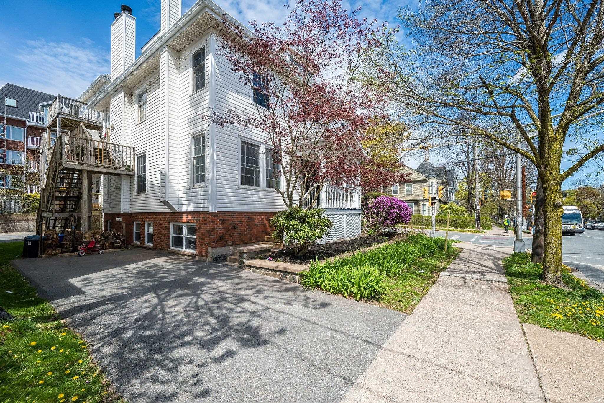 $799,900.00: 5785 Inglis Street, Halifax