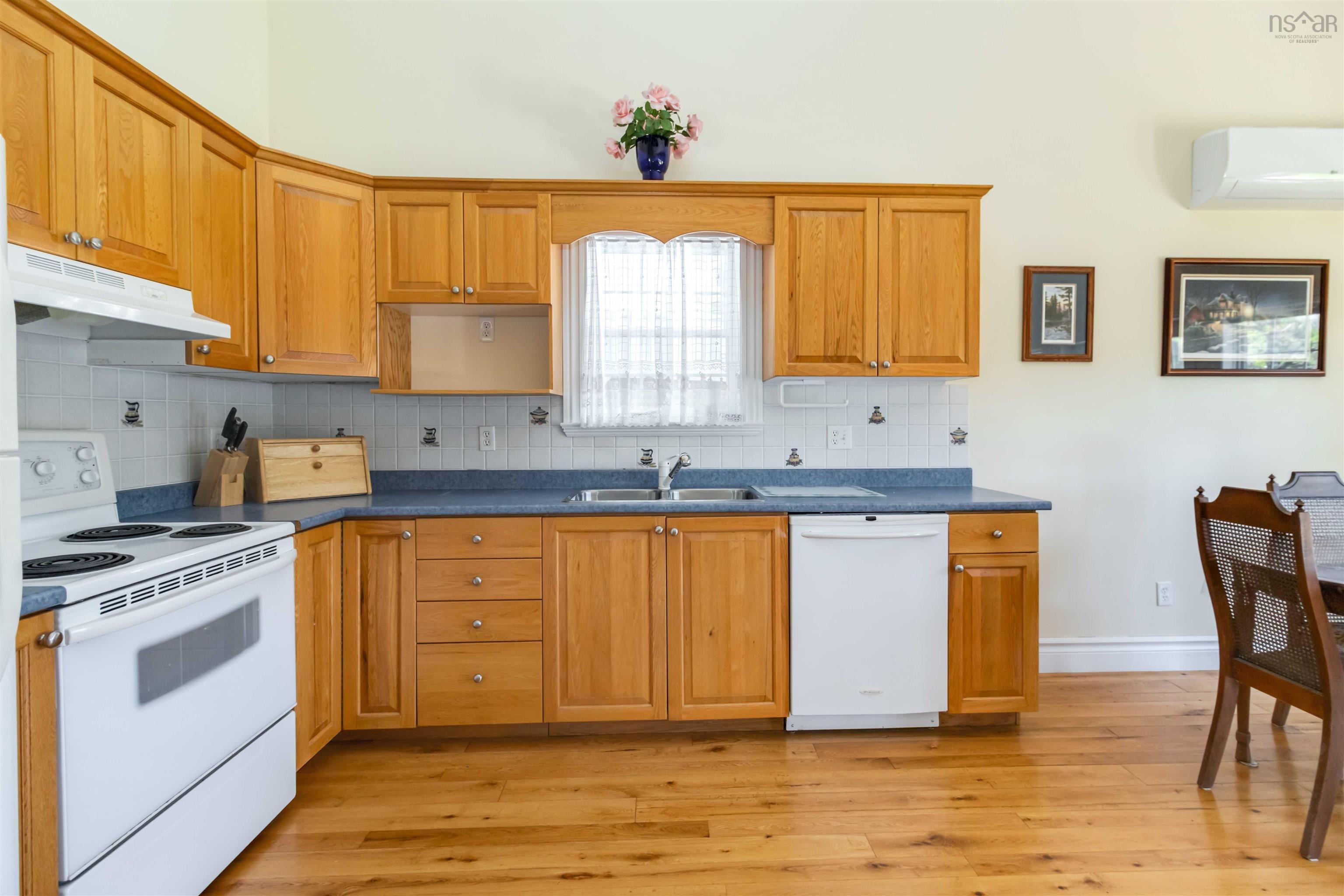$699,900.00: 413 Hermans Island Road, Sunnybrook