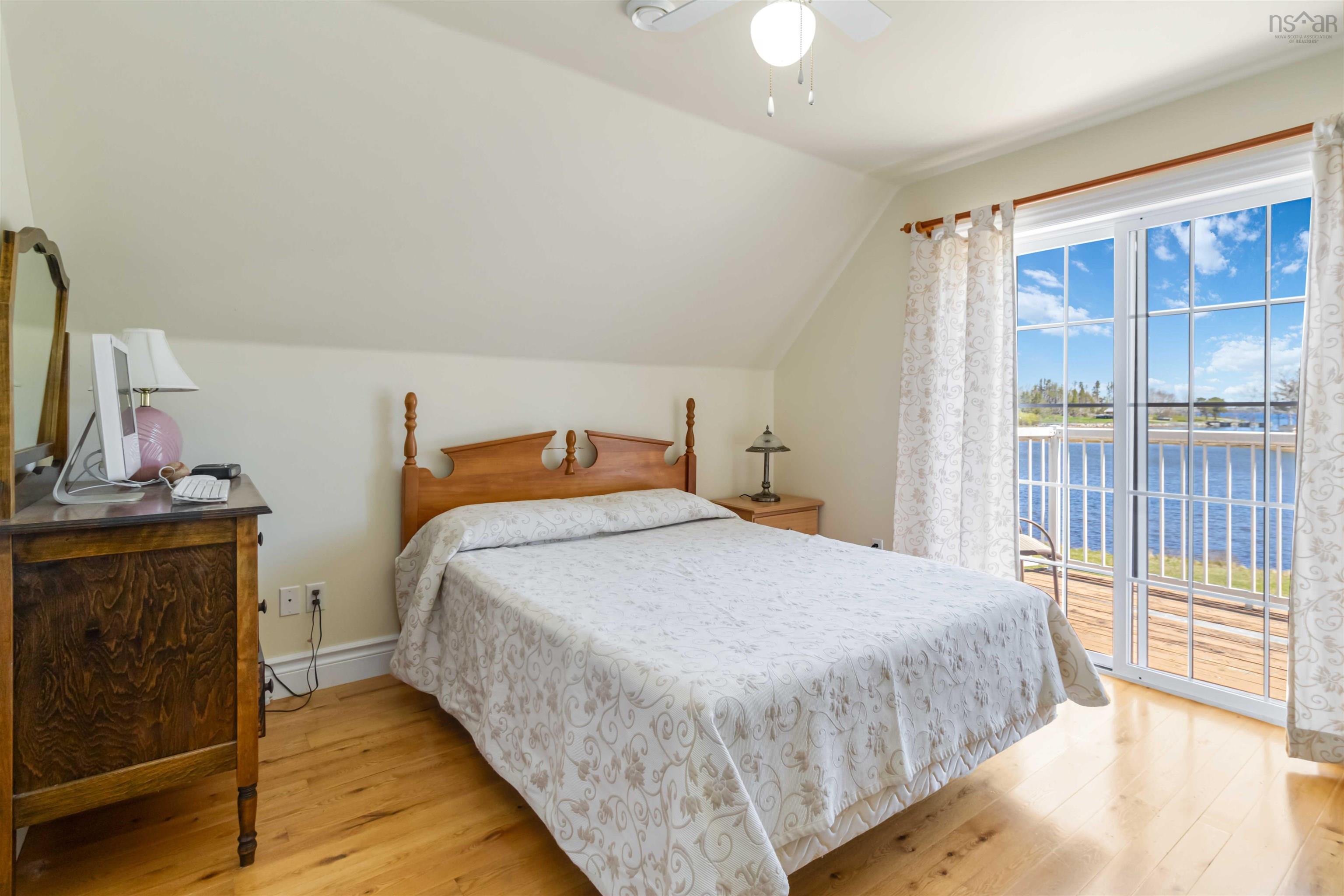 $699,900.00: 413 Hermans Island Road, Sunnybrook