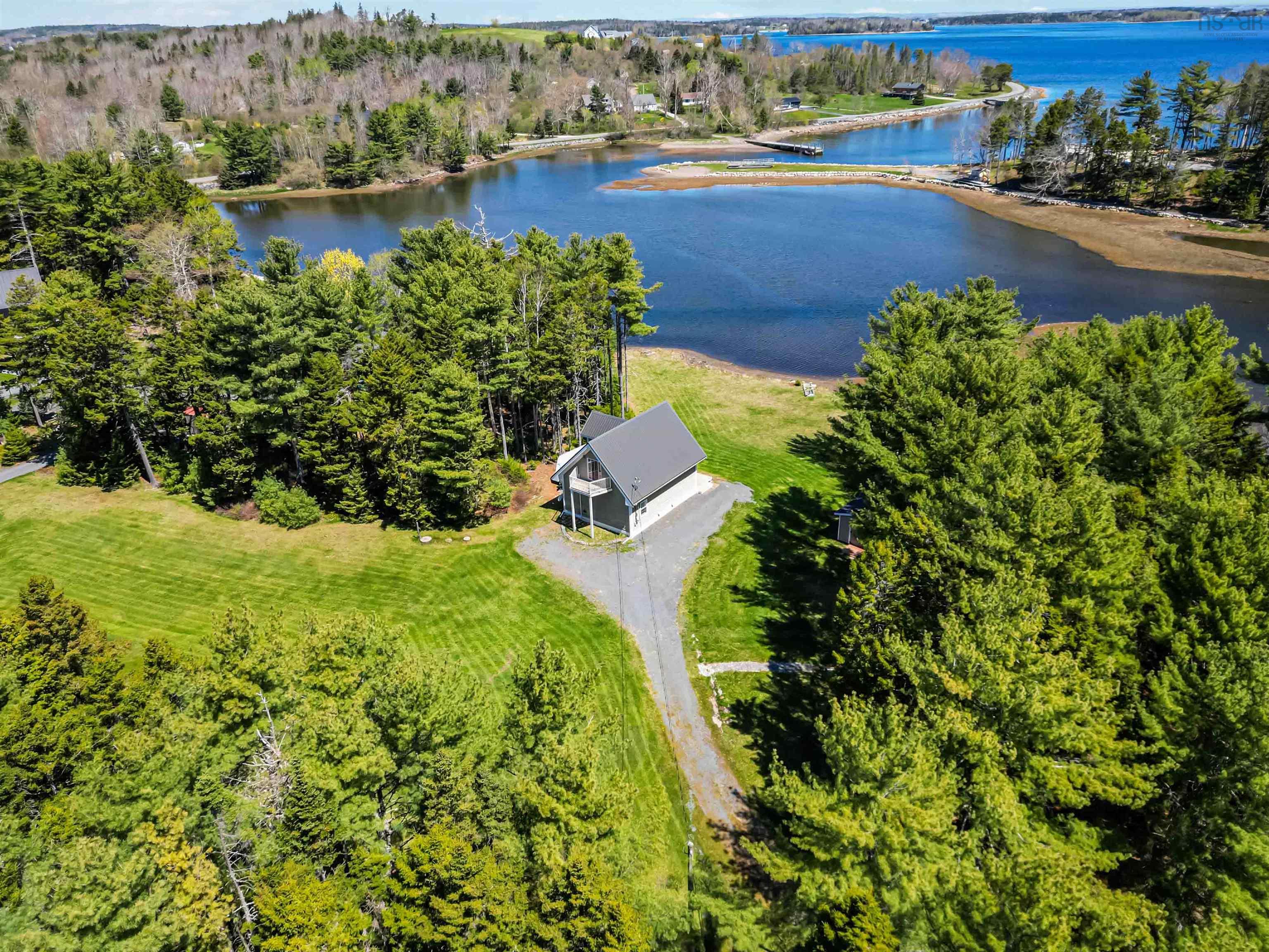 $699,900.00: 413 Hermans Island Road, Sunnybrook