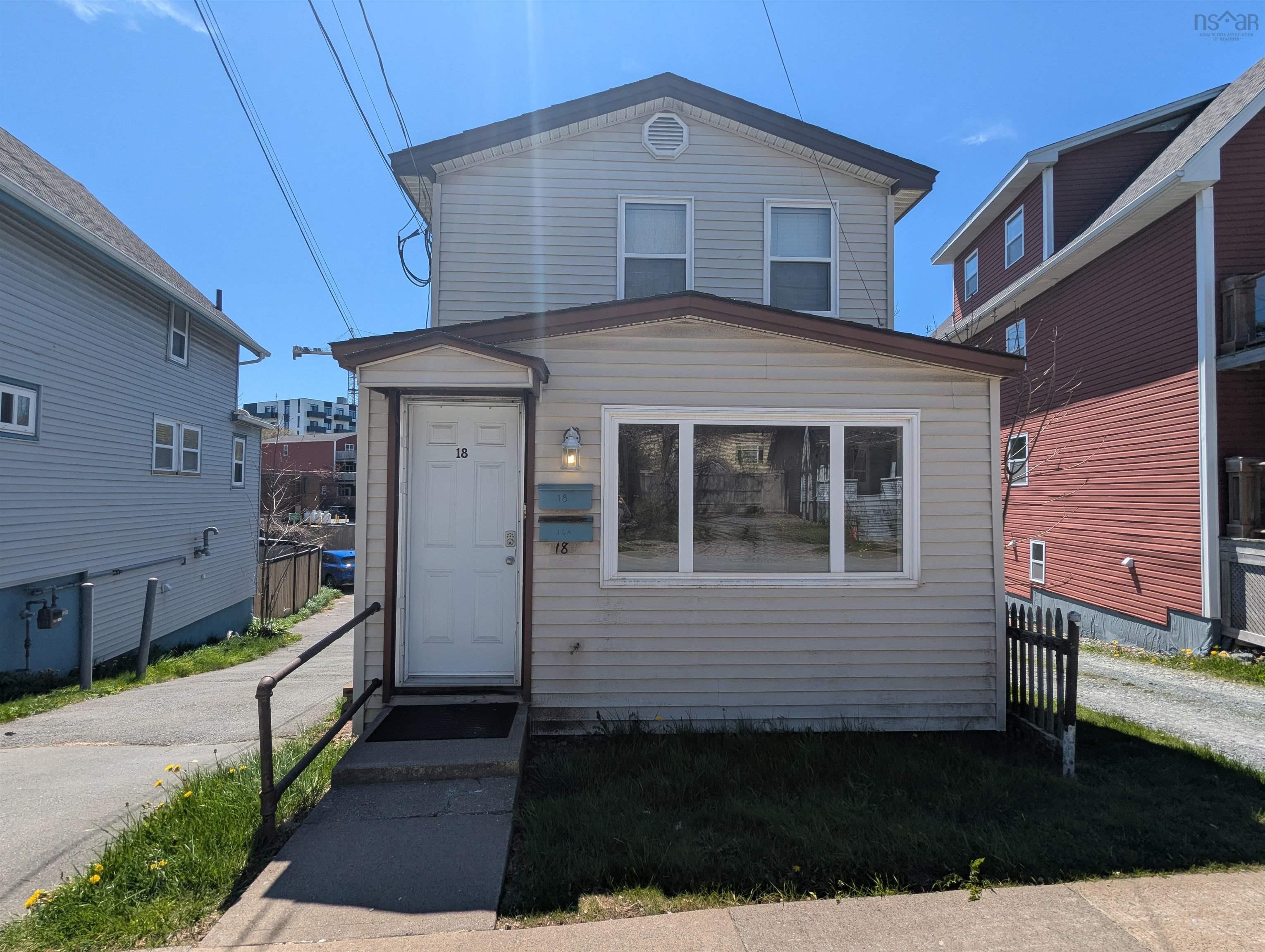 $489,900.00: 18/18A Pleasant Street, Dartmouth