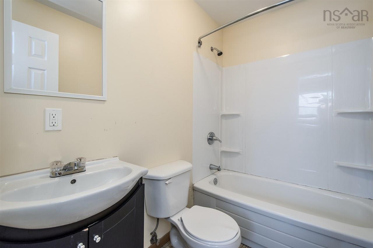 $489,900.00: 18/18A Pleasant Street, Dartmouth