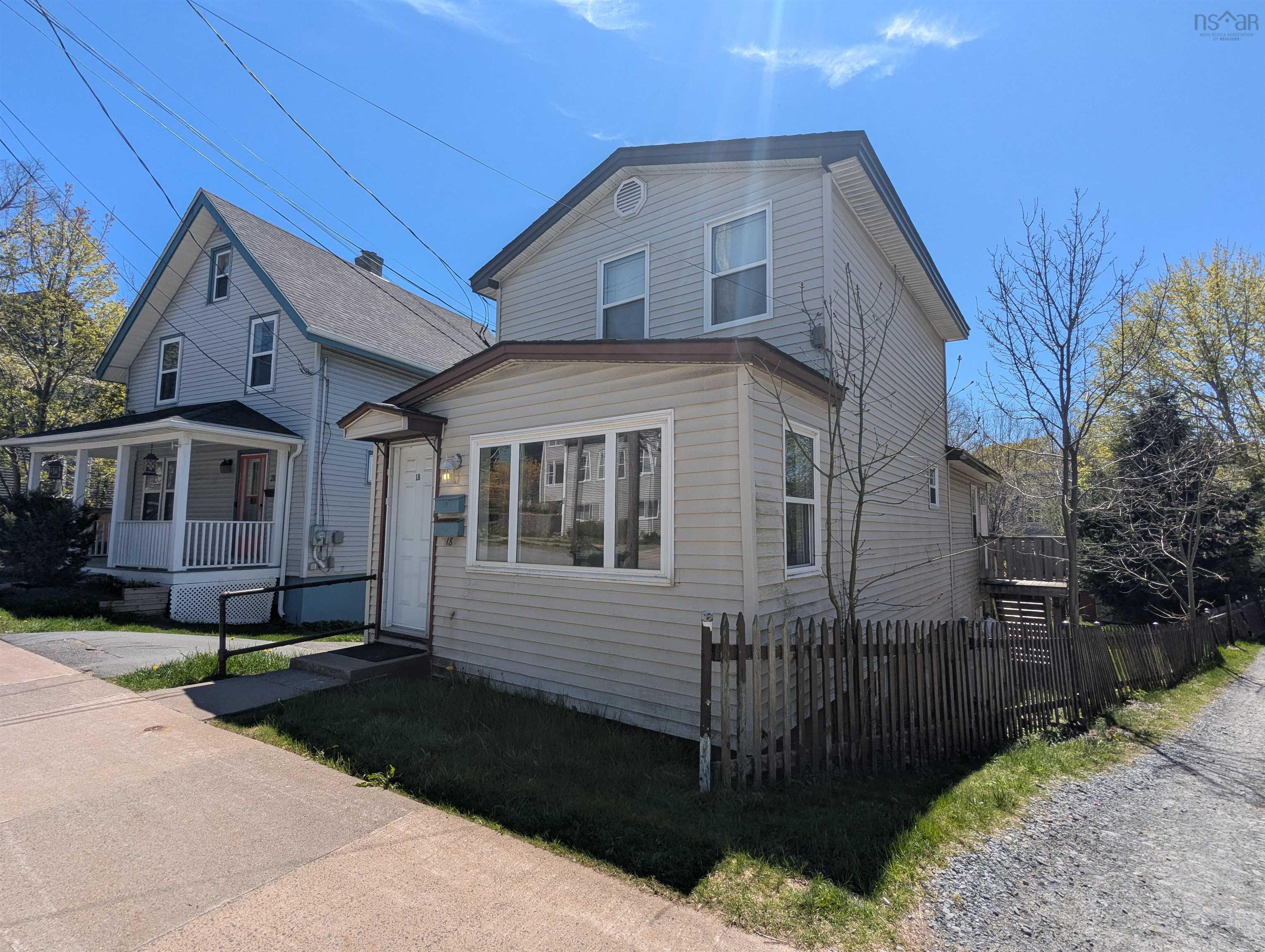 $489,900.00: 18/18A Pleasant Street, Dartmouth