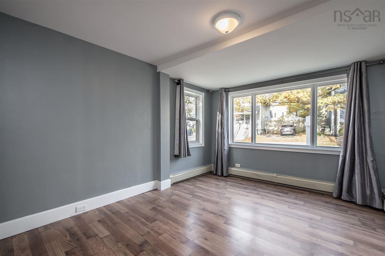 $489,900.00: 18/18A Pleasant Street, Dartmouth