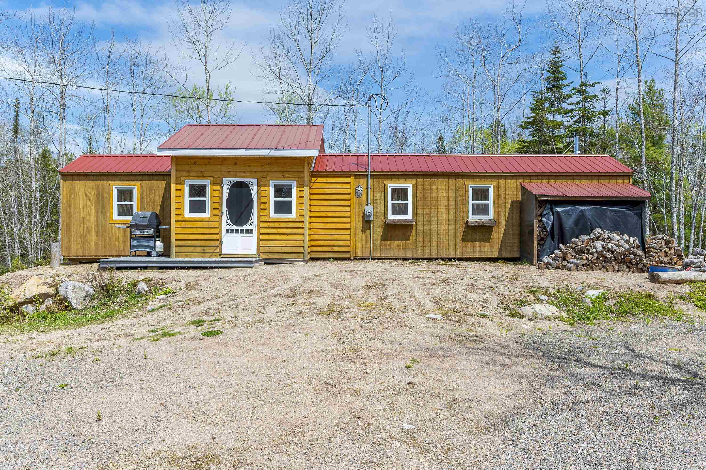 $149,900.00: 782 Waterloo Avenue, Waterloo Lake