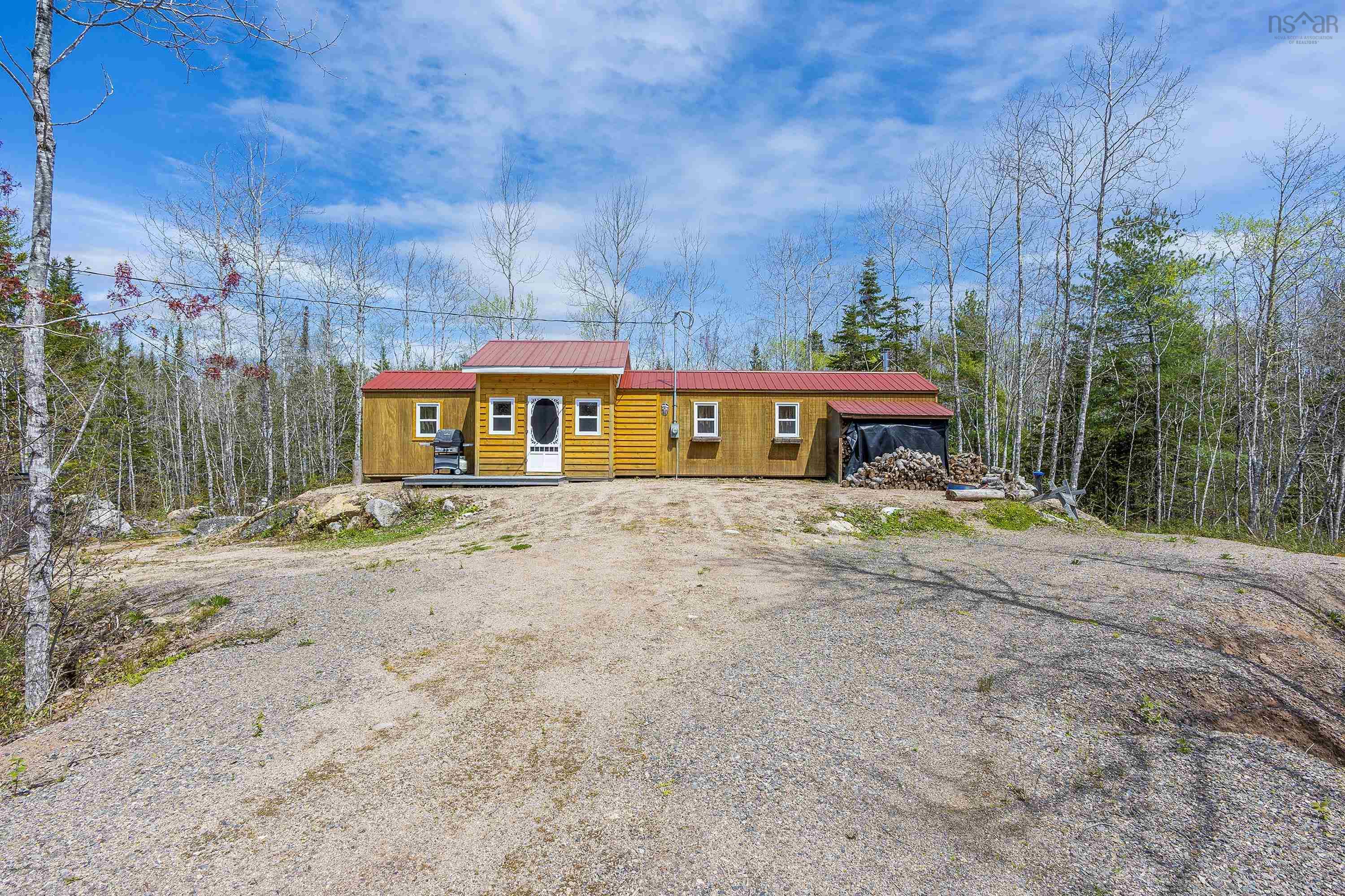 $149,900.00: 782 Waterloo Avenue, Waterloo Lake