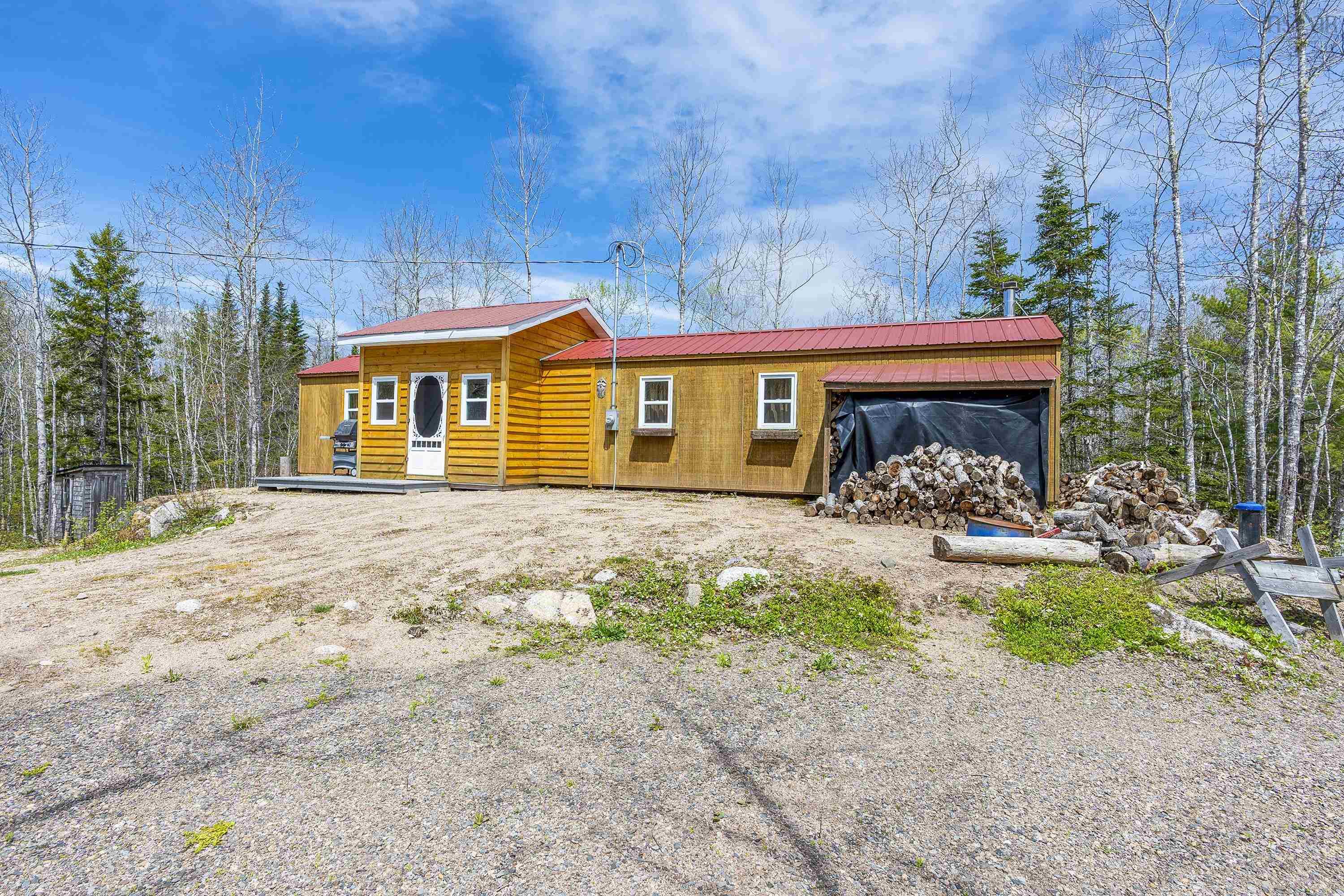$149,900.00: 782 Waterloo Avenue, Waterloo Lake