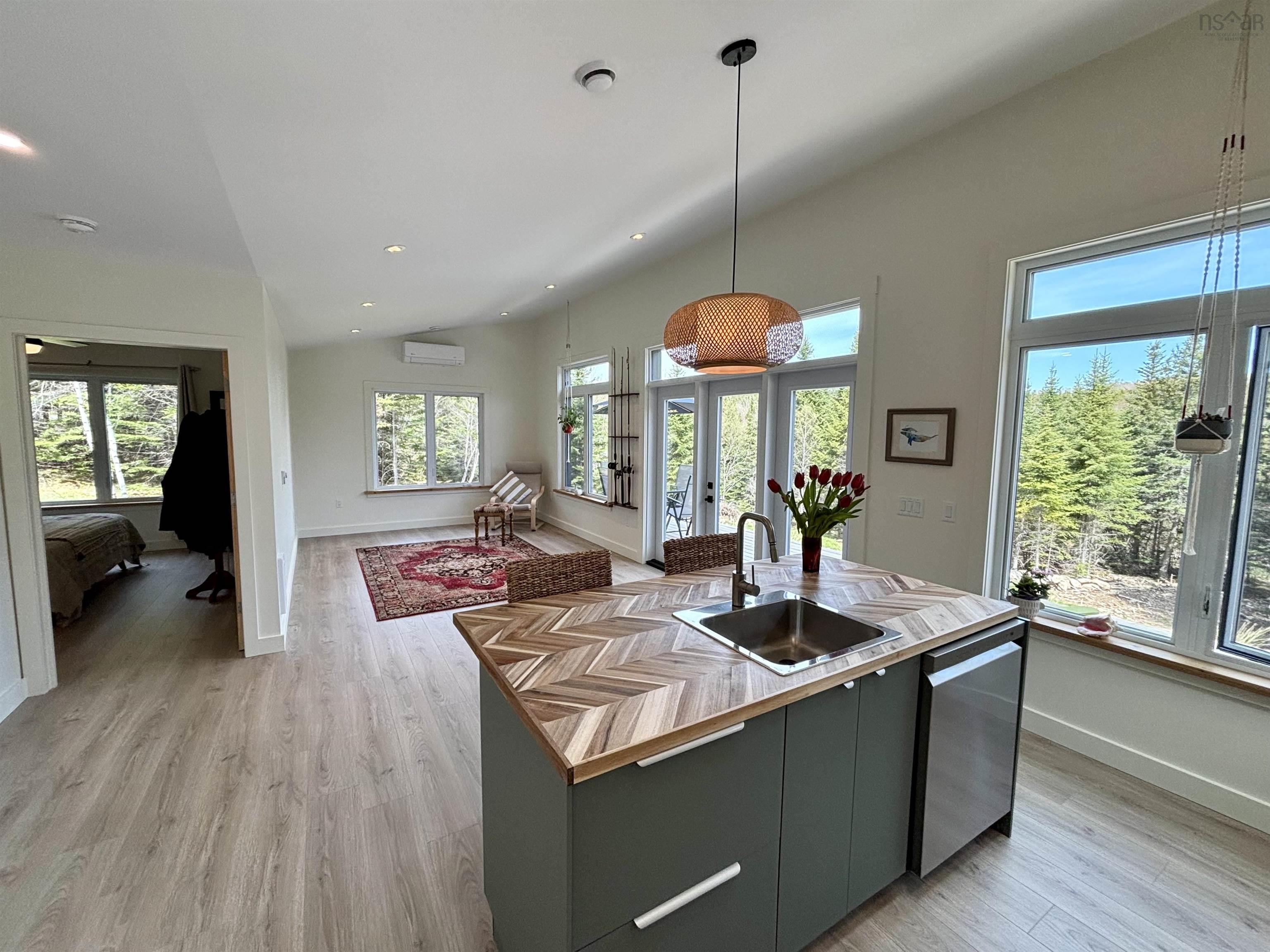 $525,000.00: 74 Old Oakland Road, Indian Point
