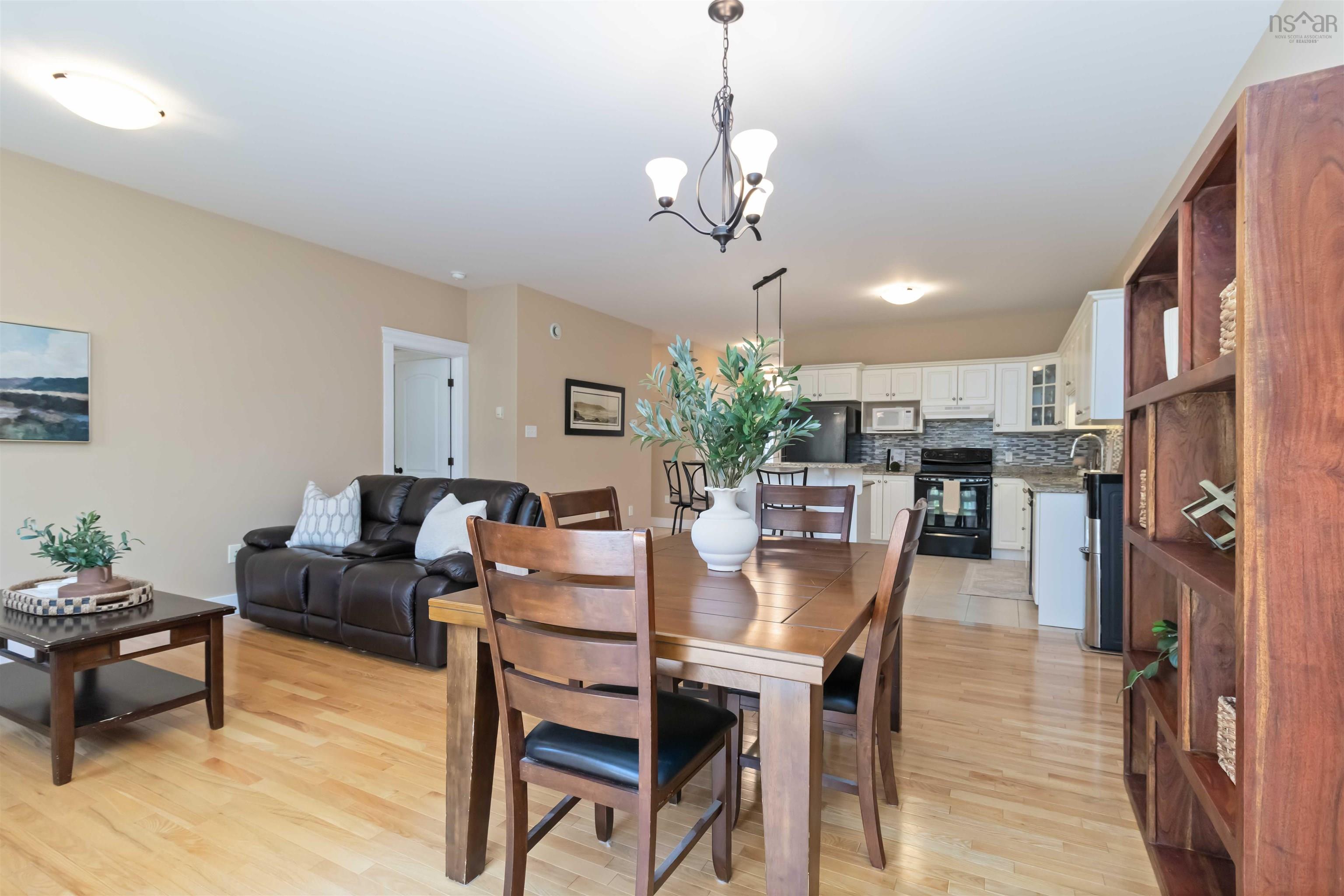 $667,500.00: 12 Kirkwood Court, Bedford